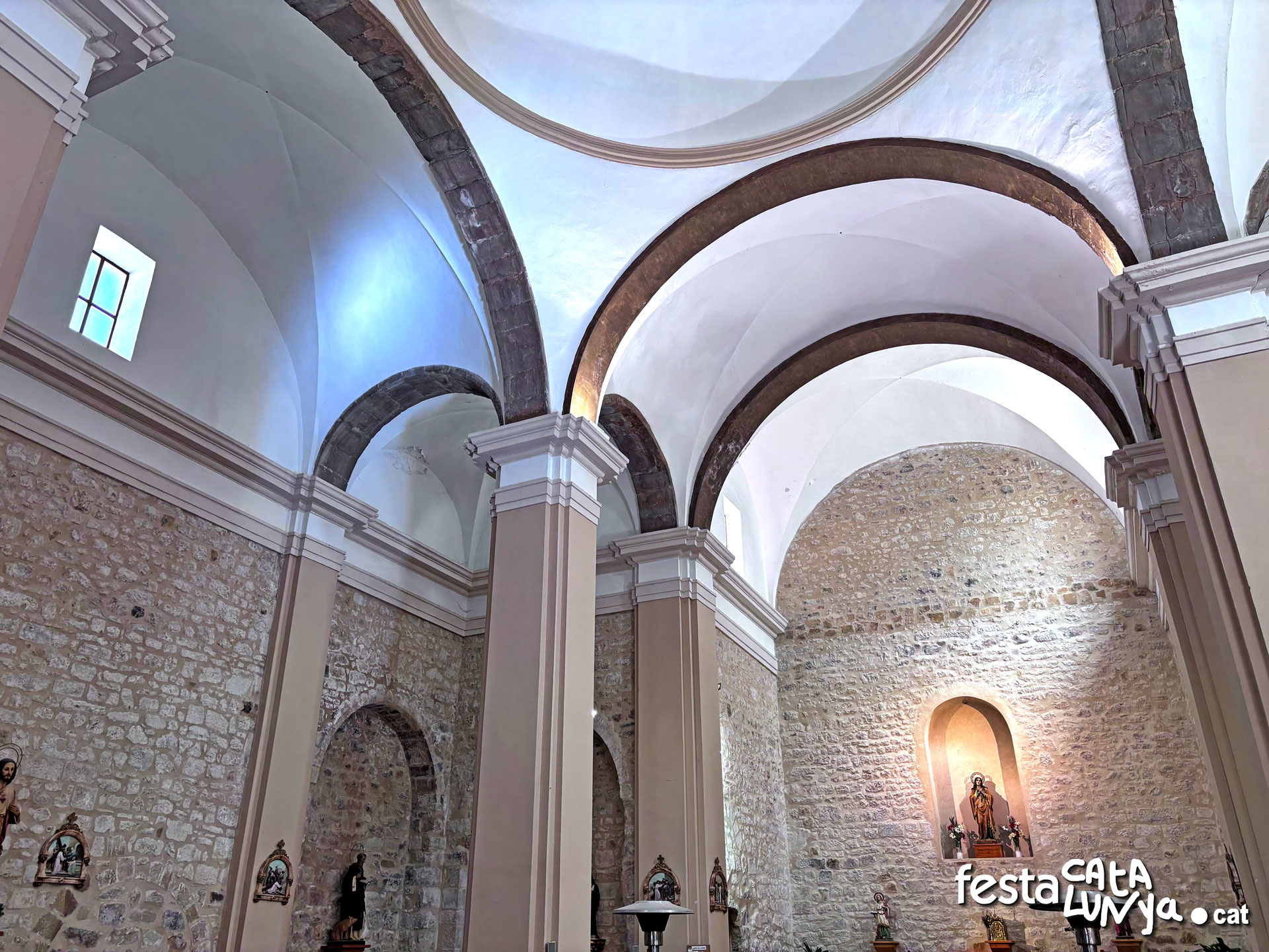 Arnes - Església parroquial de Santa Magdalena