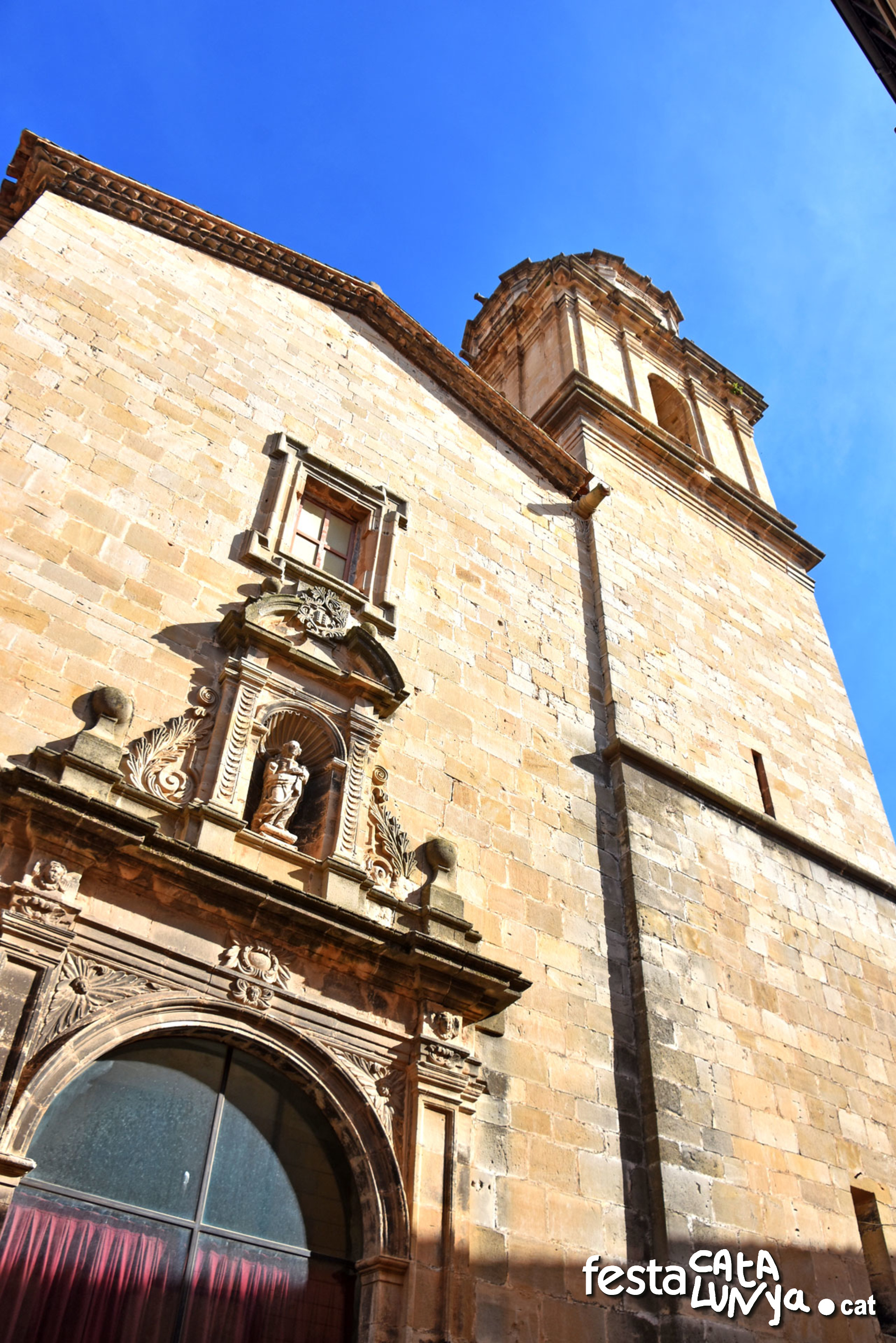 Arnes - Església parroquial de Santa Magdalena