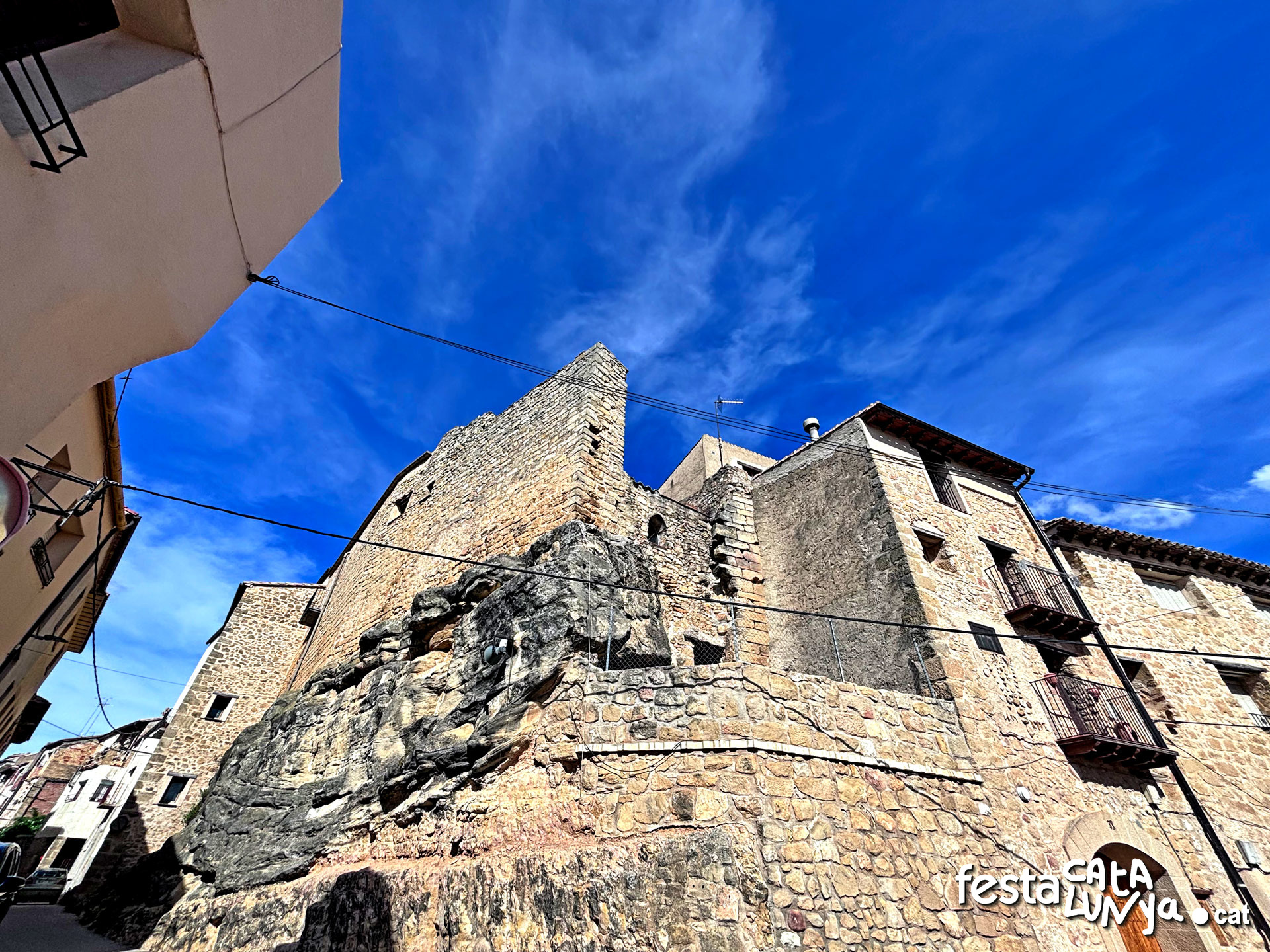 Arnes - Castell