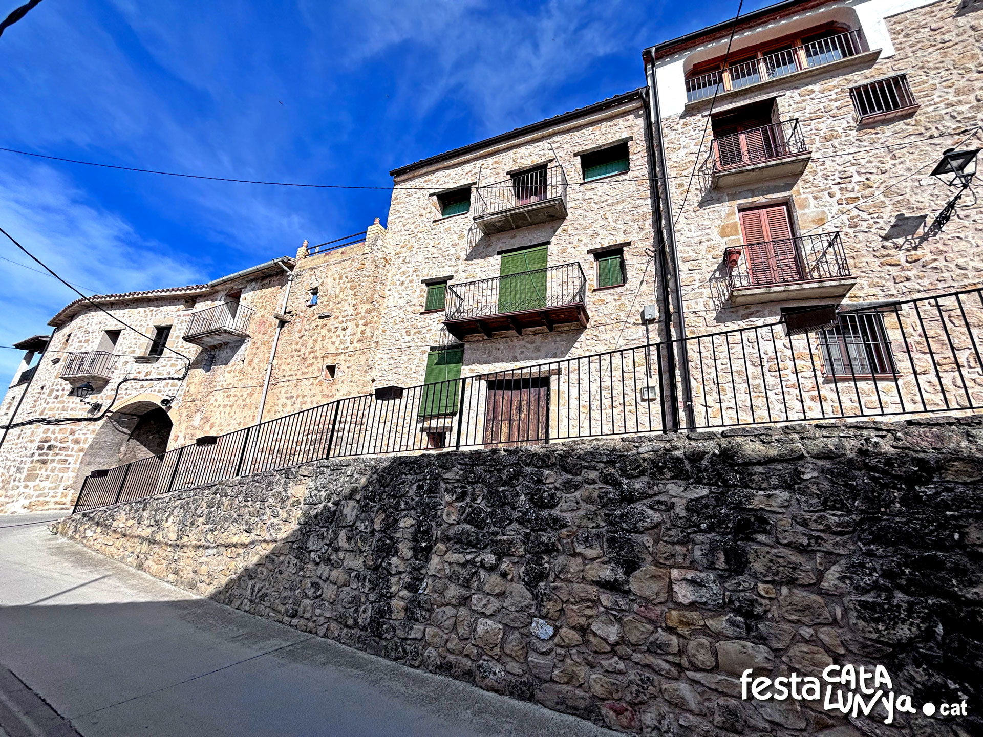 Arnes - Muralla