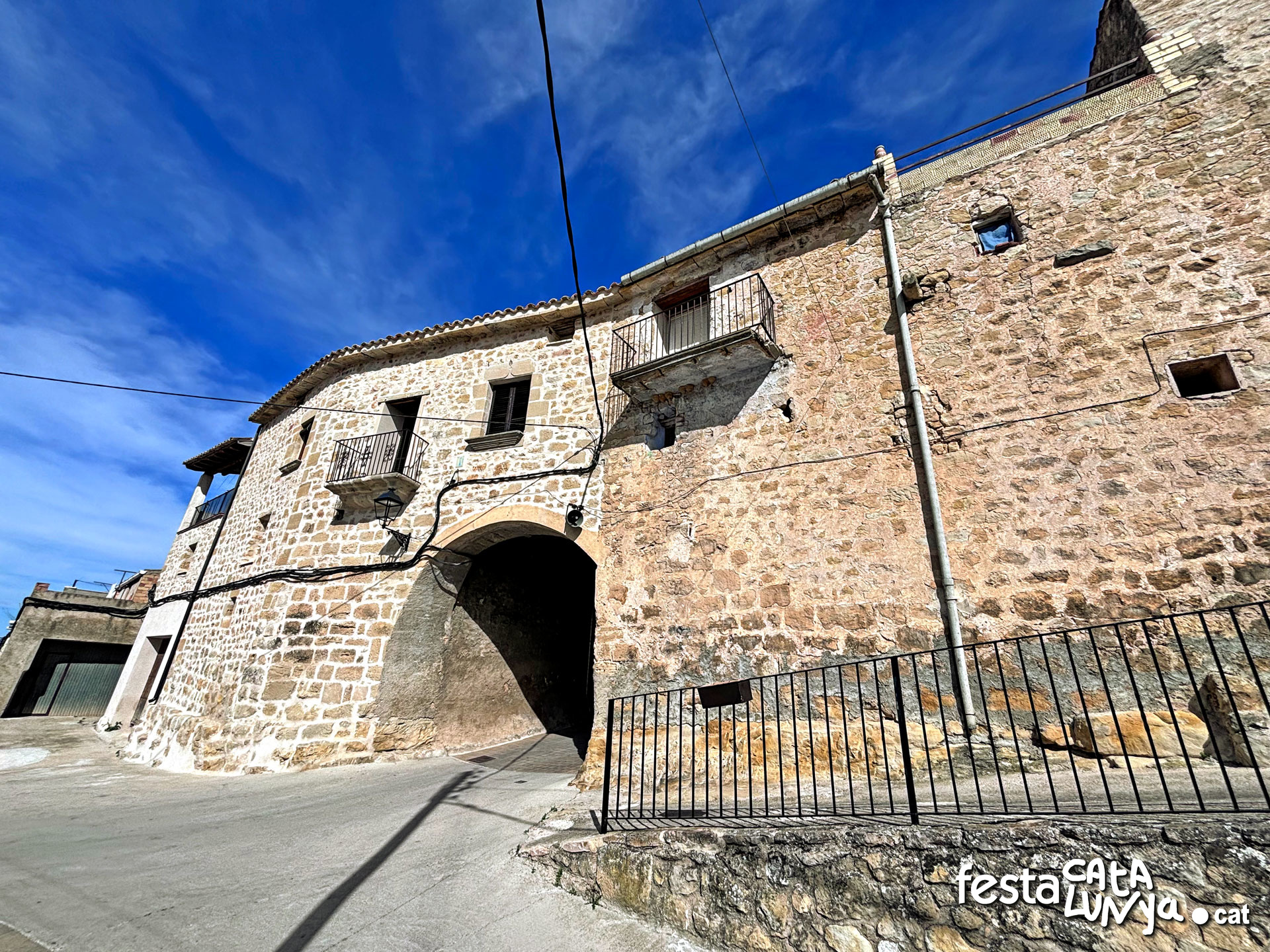 Arnes - Portal del Miquelet