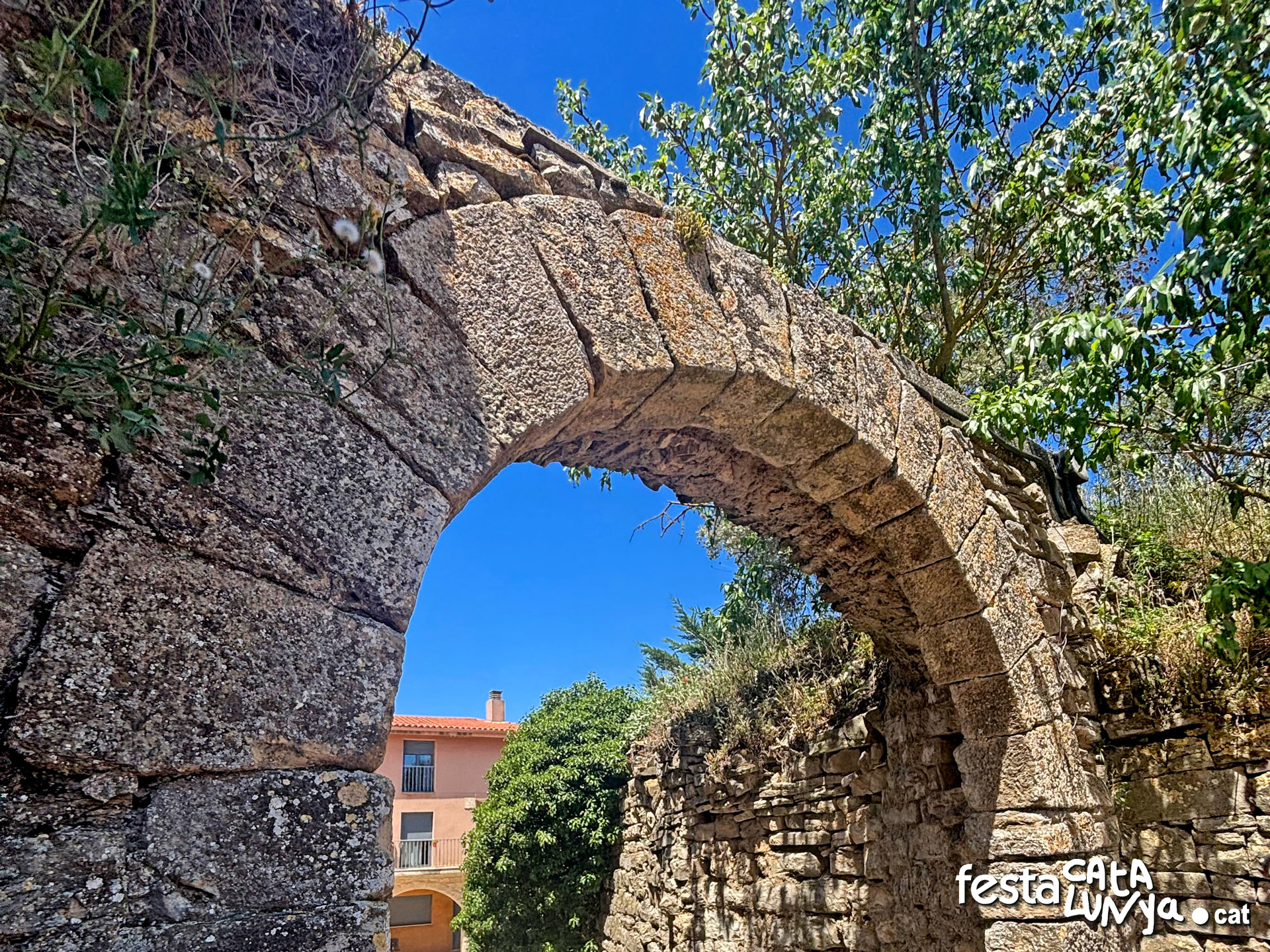 Montoliu de Segarra - Passejada pel poble de Cabestany