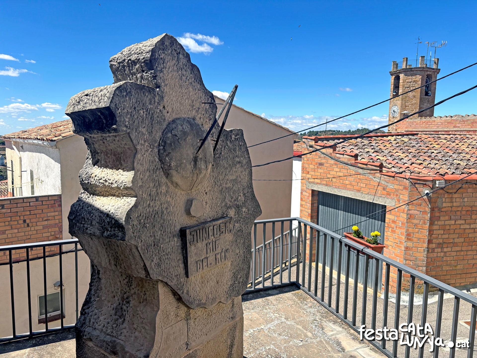 Monument Mig del Món a Juncosa