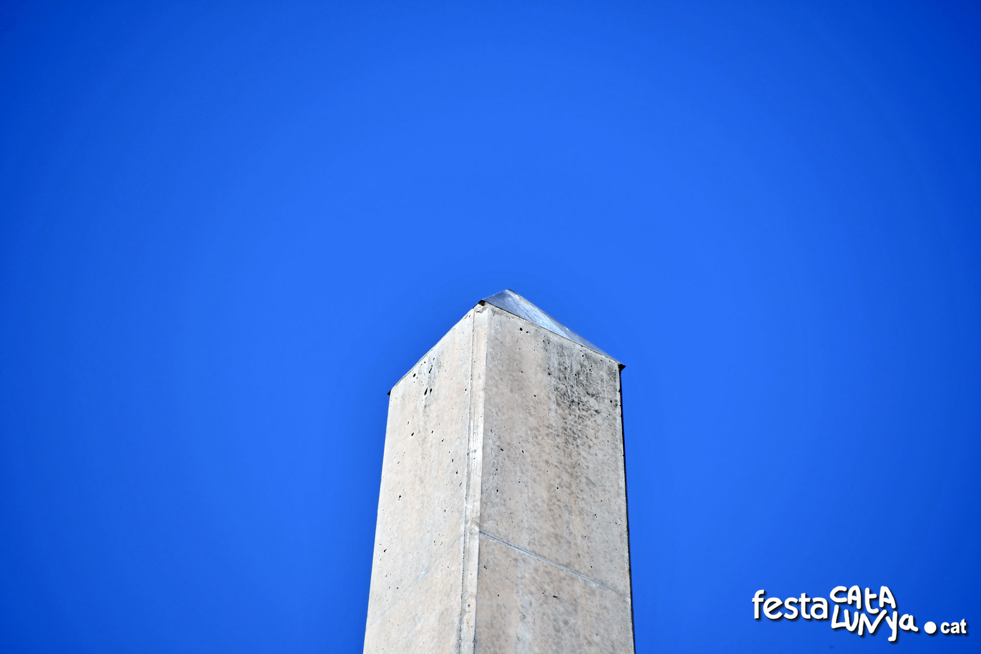 Almacelles - Escultura l'Obelisc