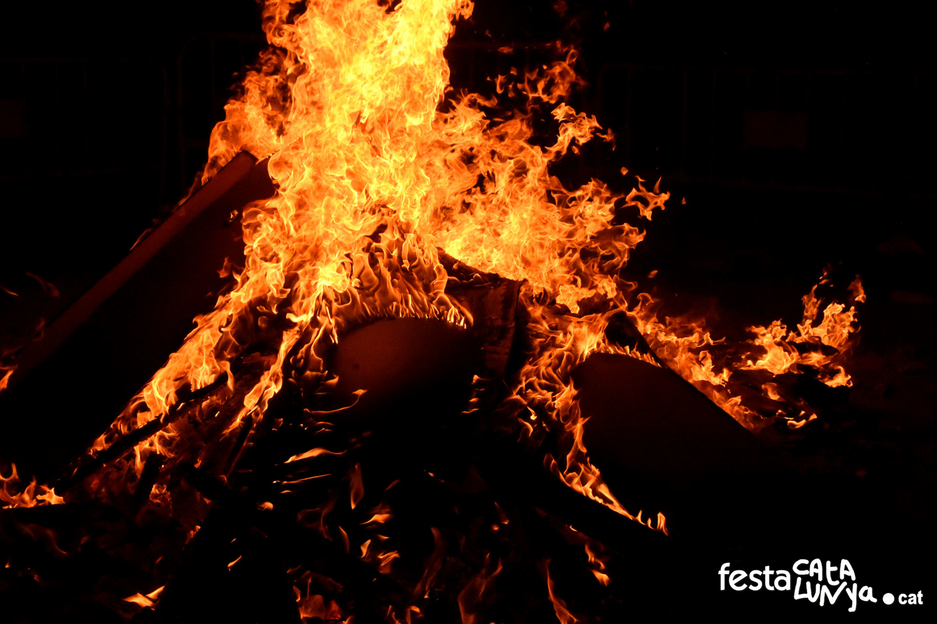 Arribada de la Flama del Canigó a Sant Andreu de Llavaneres