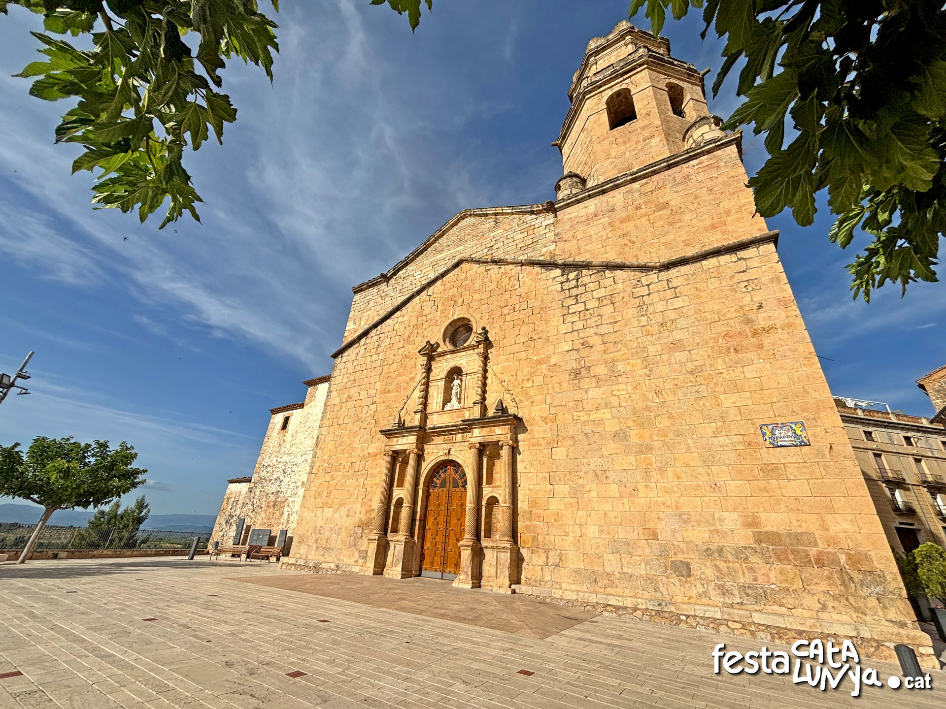 Església parroquial de Sant Jaume de Tivissa ***