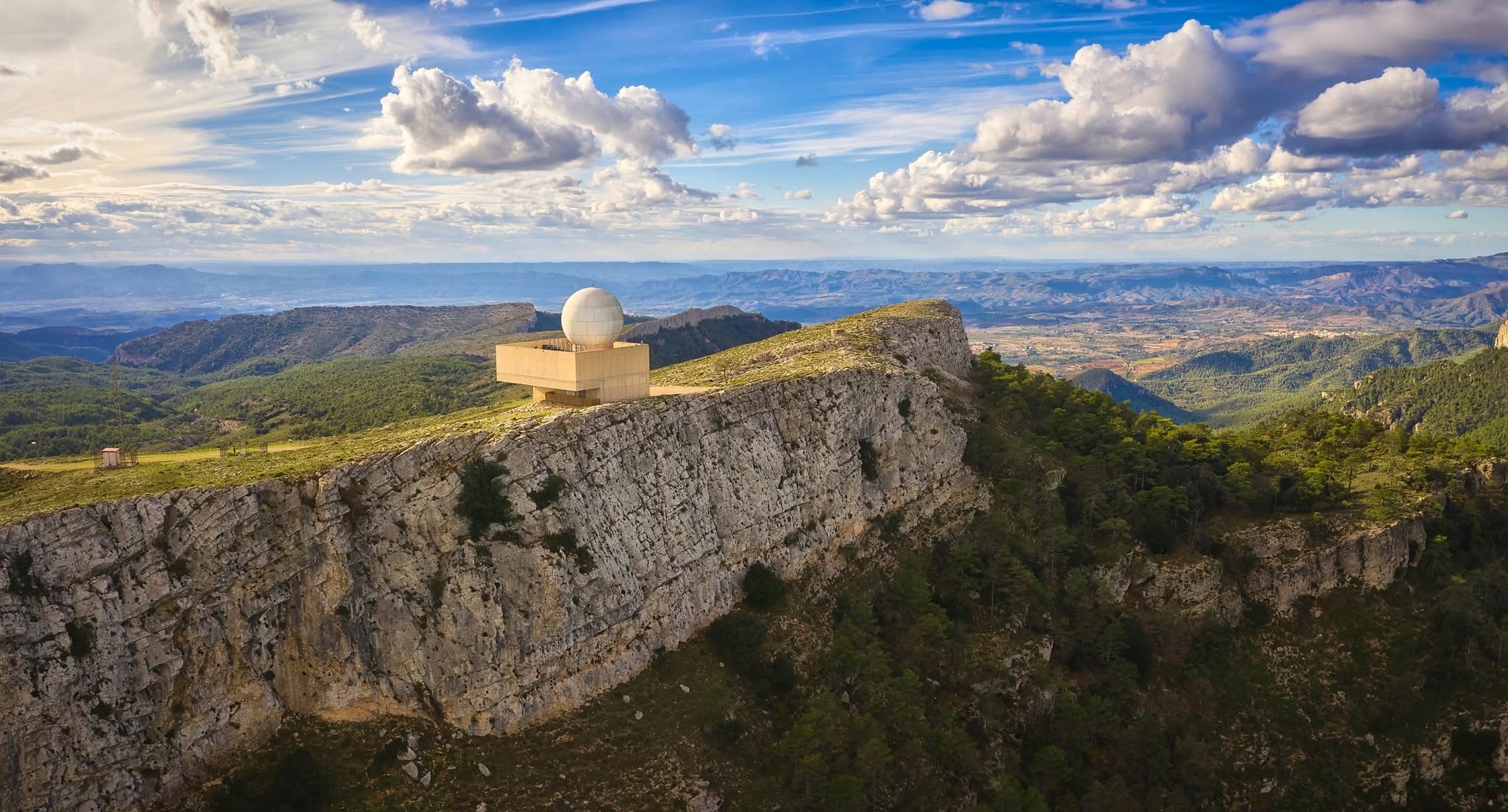 Tivissa - Radar meteorològic de Tivissa-Llaberia a la Miranda de Llaberia (Foto: Consorci Serra de Llaberia