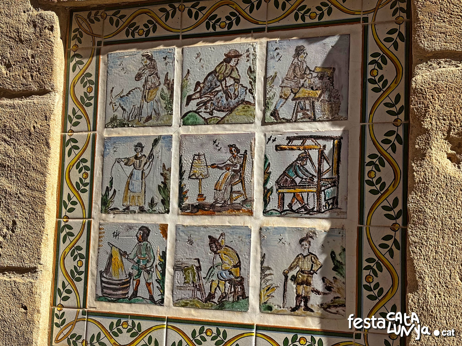 Plaça del Mercat de Tivissa i entorn ***