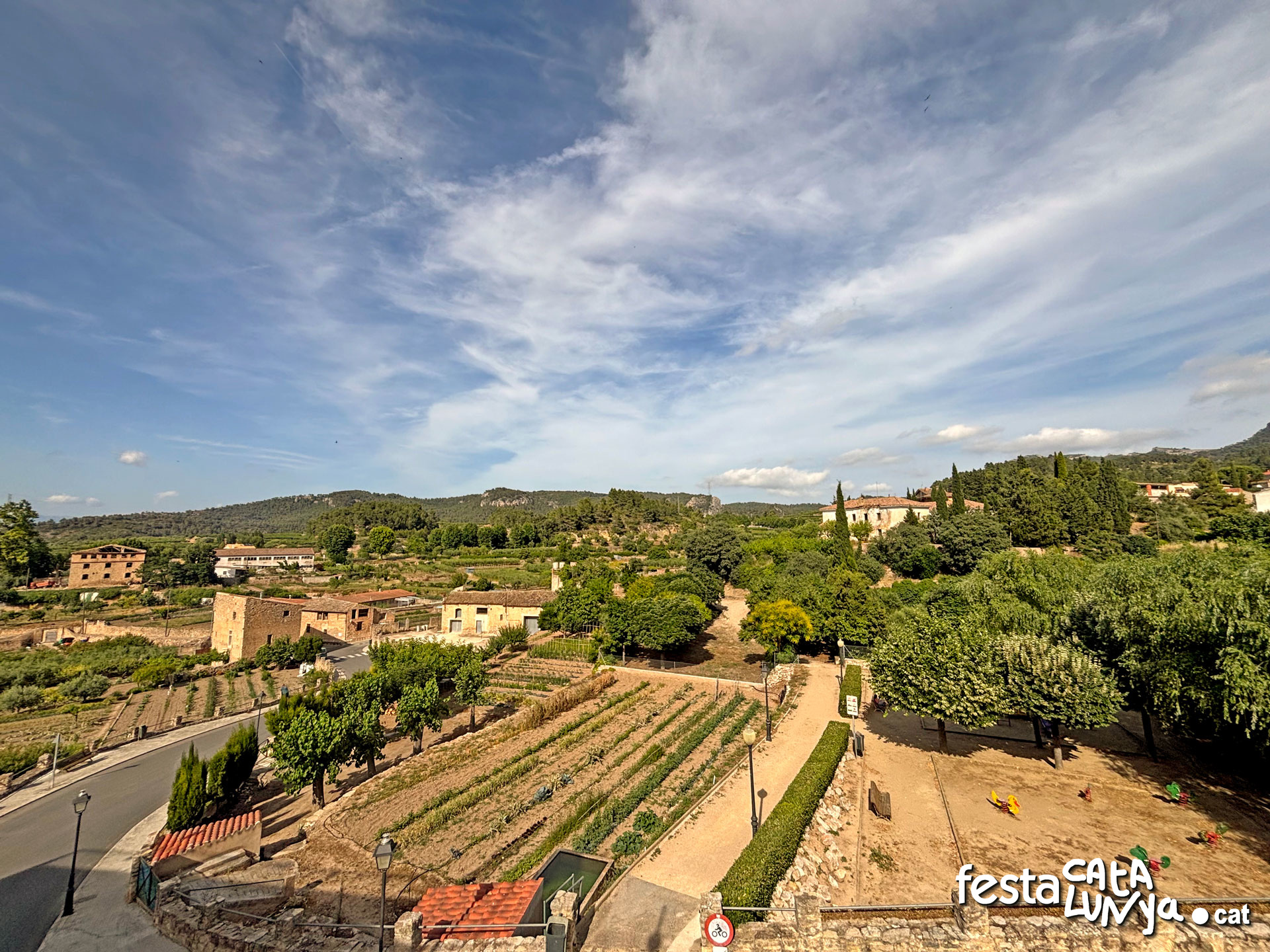Plaça del Portal d'Avall i Casal Cultural de Tivissa