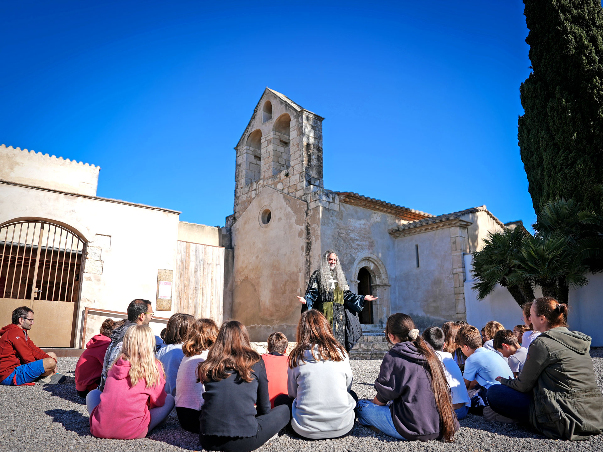 Visita Teatralitzada al Conjunt Històric de Sant Valentí de les Cabanyes