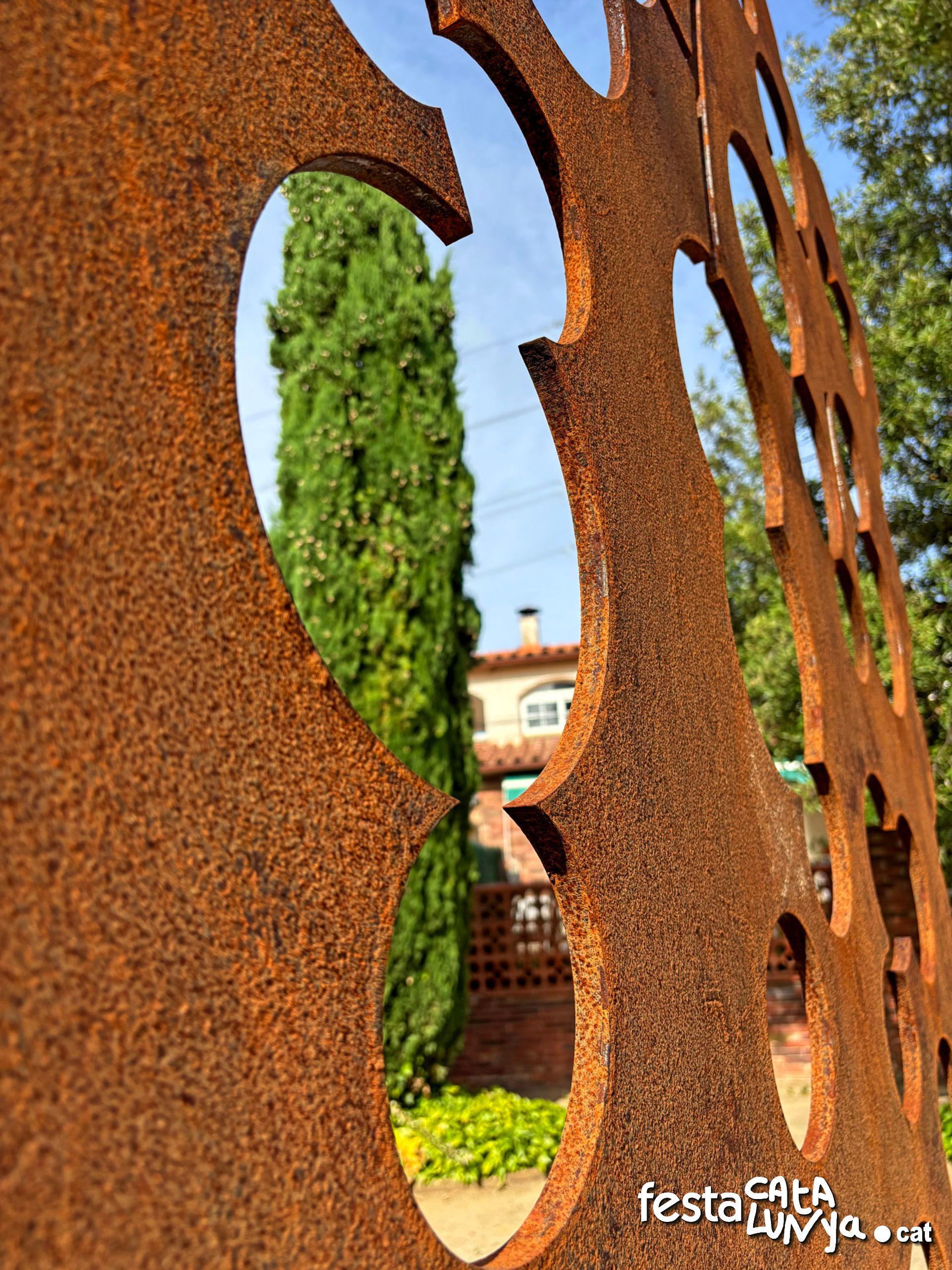 Sant Llorenç d'Hortons - Escultura Evocació, homenatge a l'artista Salvador Alibau