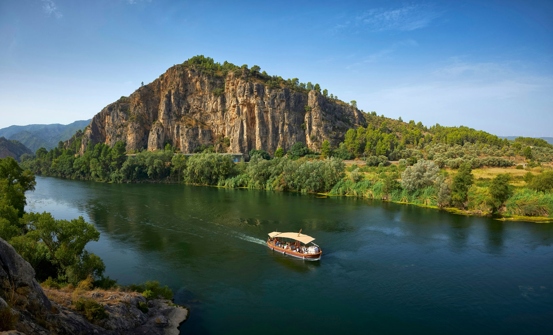 Passejada pel riu Ebre a bord del llaüt Lo Roget - Ascó (Foto: Ajuntament)