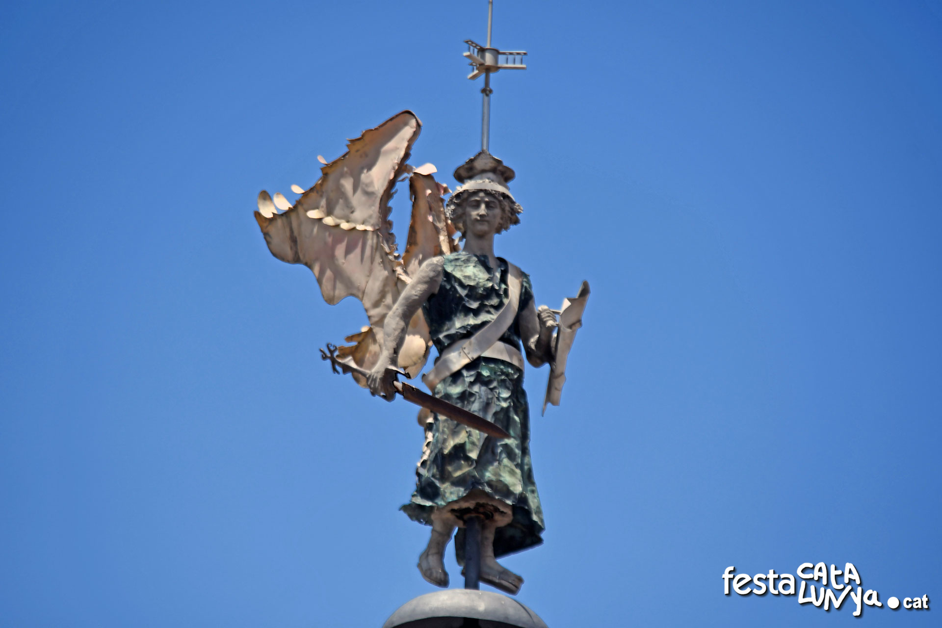 La cúpula i l'àngel de la Casa Bofarull dels Pallaresos