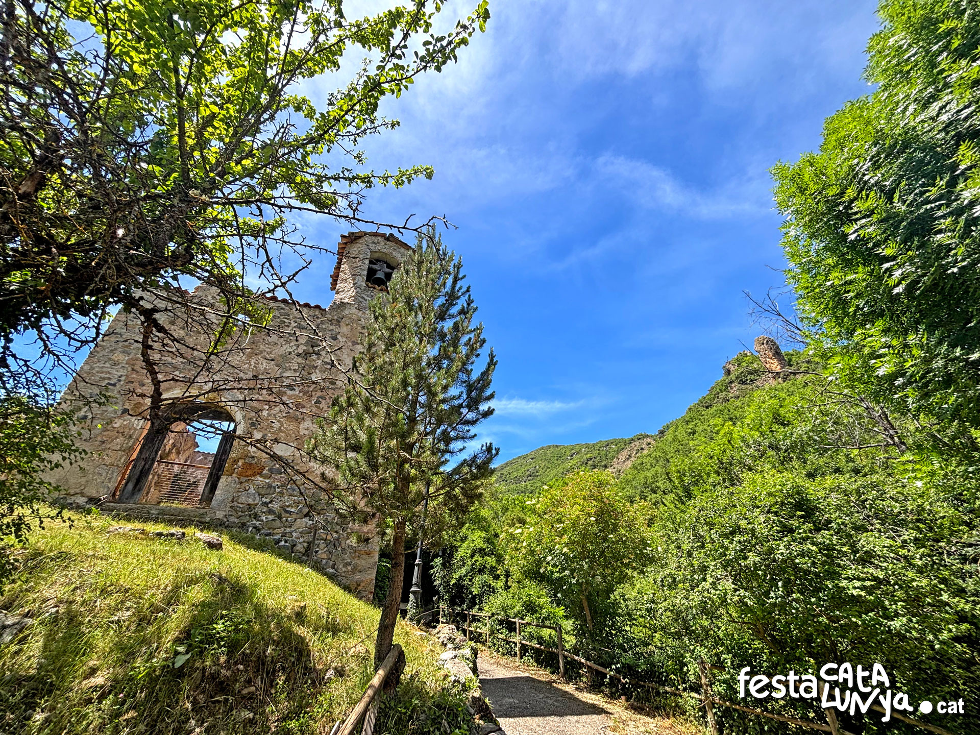 Cadolla i església de la Presentació de Cadolla - Senterada