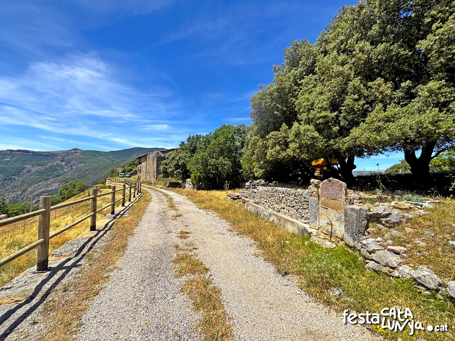 Font i cóm o abeurador de Puigcerver - Senterada