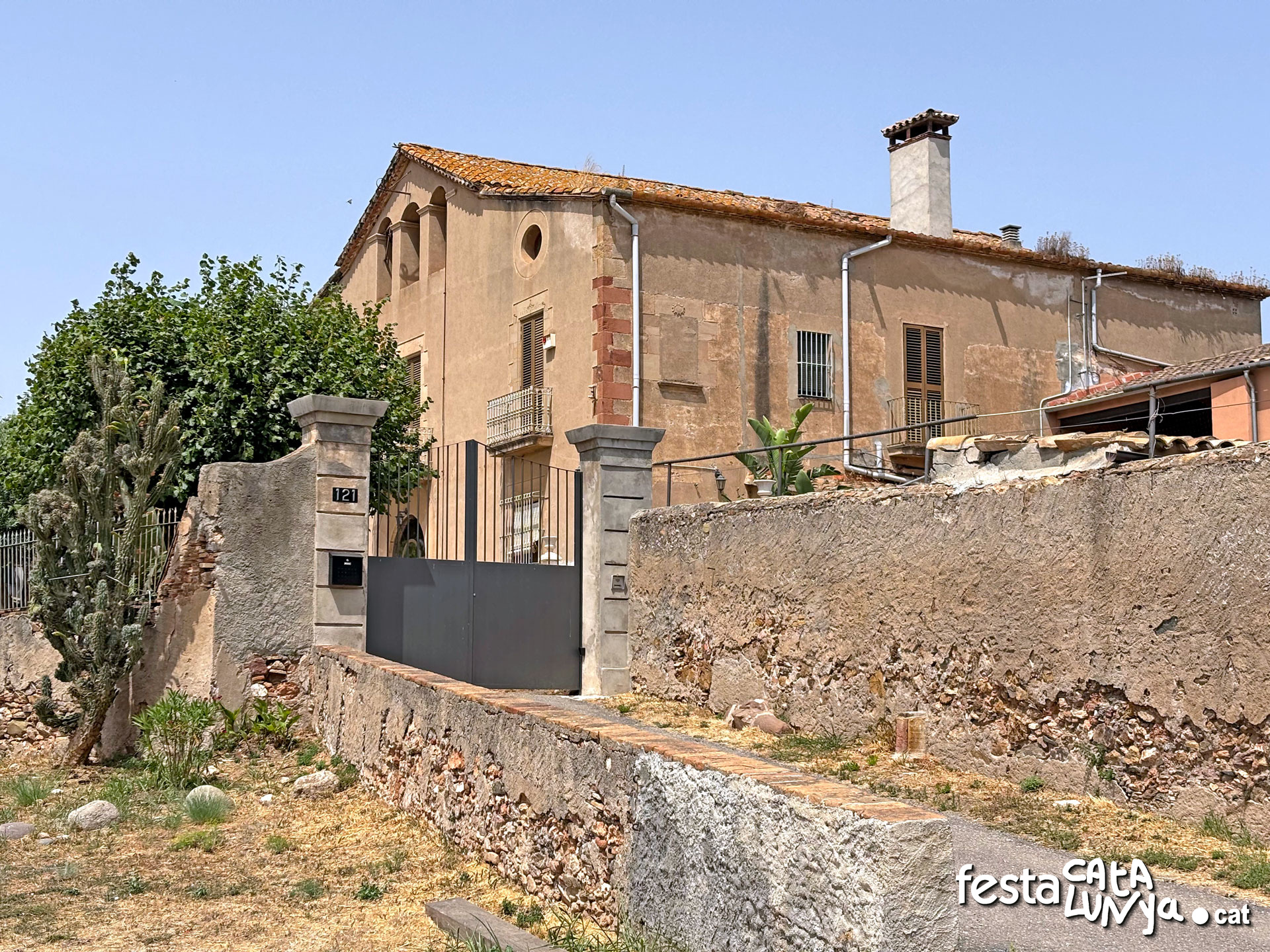 Masia de ca n'Isbert de Santa Coloma de Cervelló