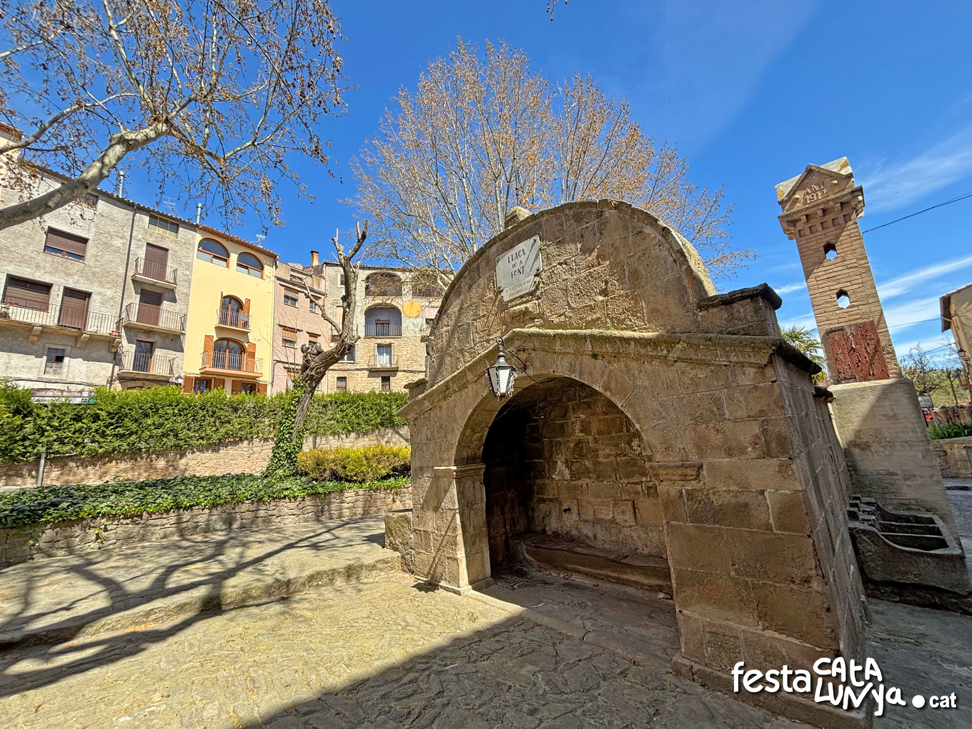 Plaça de la Font i Safareigs de Torà