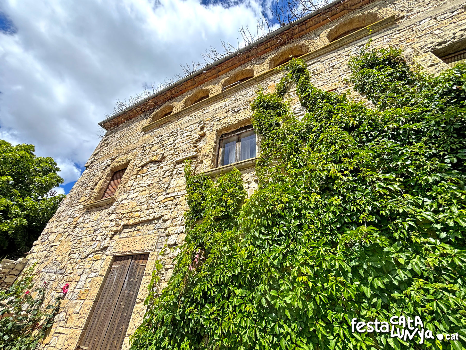 Passejada pel poble de la Guàrdia Lada - Montoliu de Segarra
