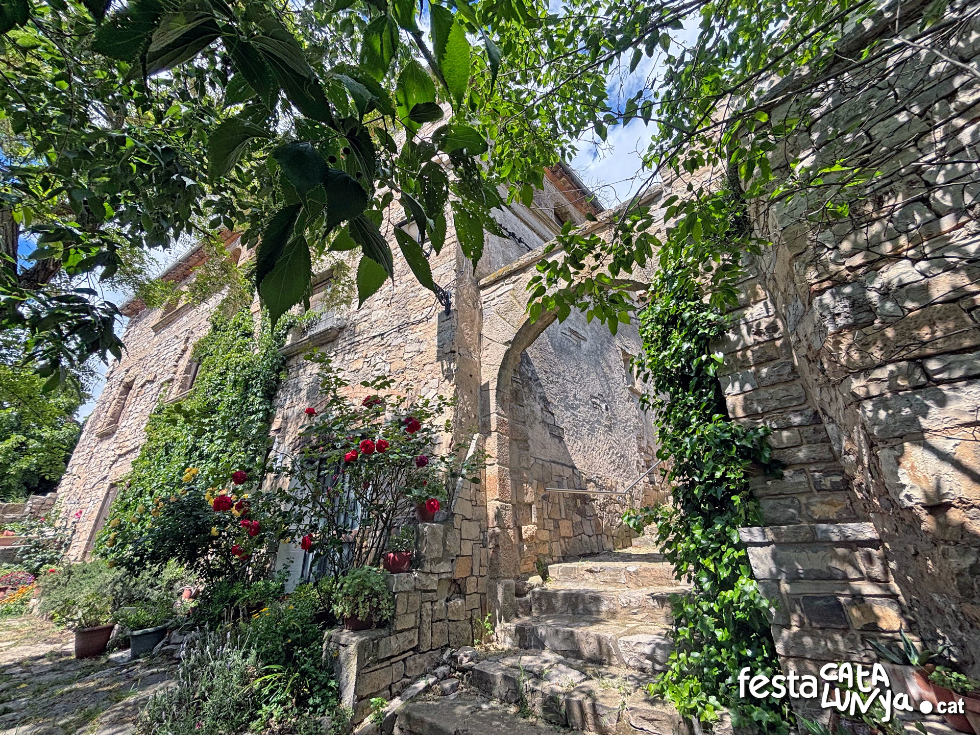 Passejada pel poble de la Guàrdia Lada - Montoliu de Segarra