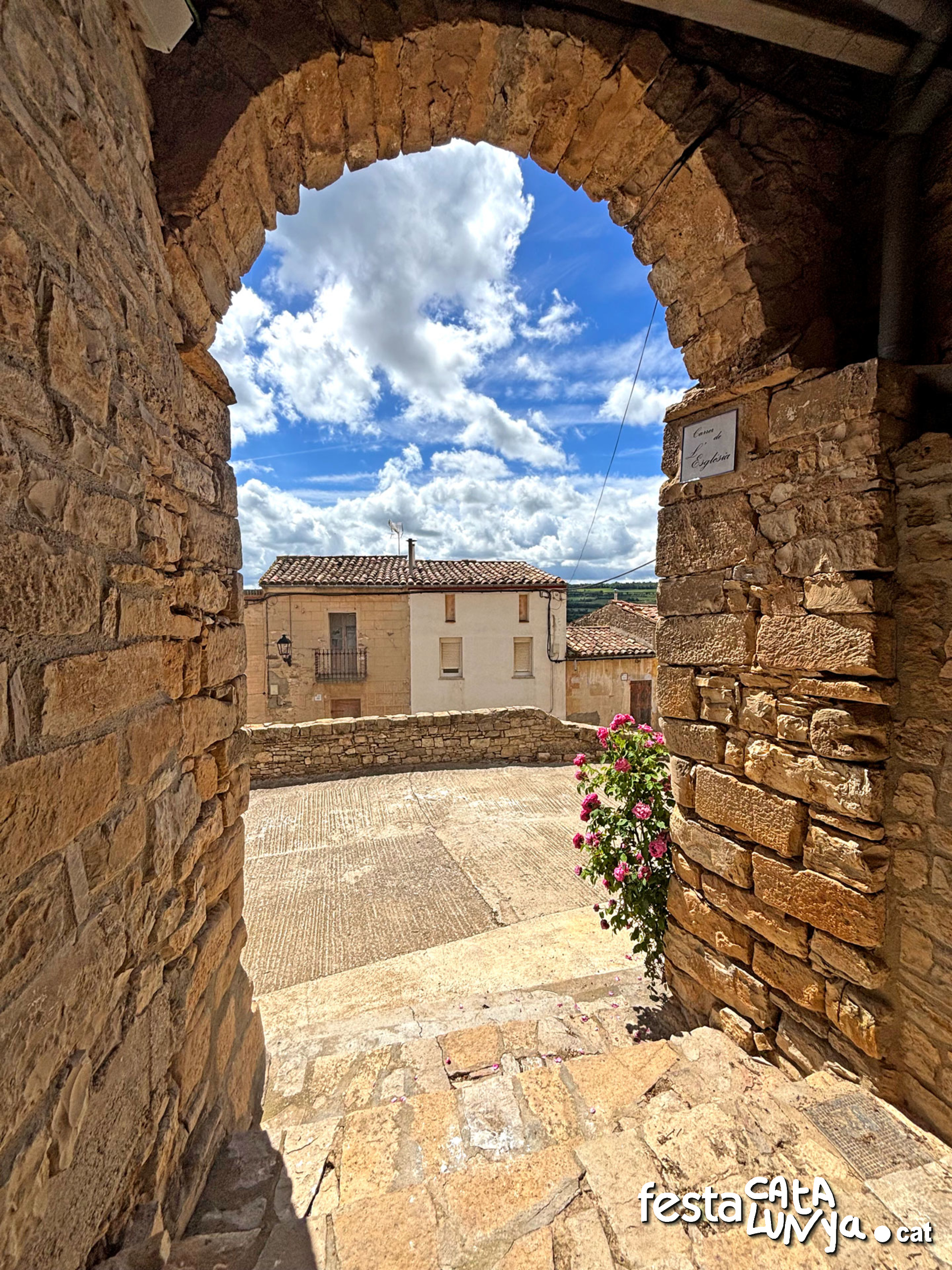 Passejada pel poble de la Guàrdia Lada - Montoliu de Segarra
