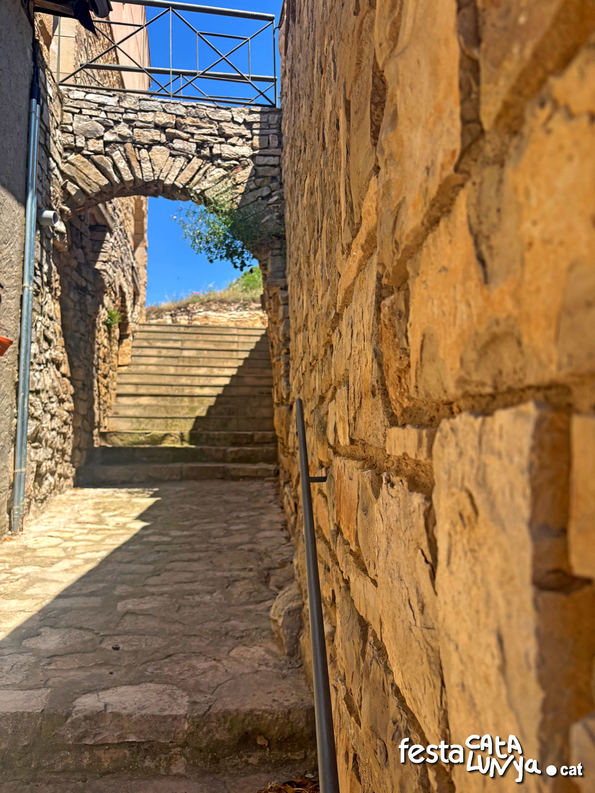 Passejada pel poble de Cabestany - Montoliu de Segarra
