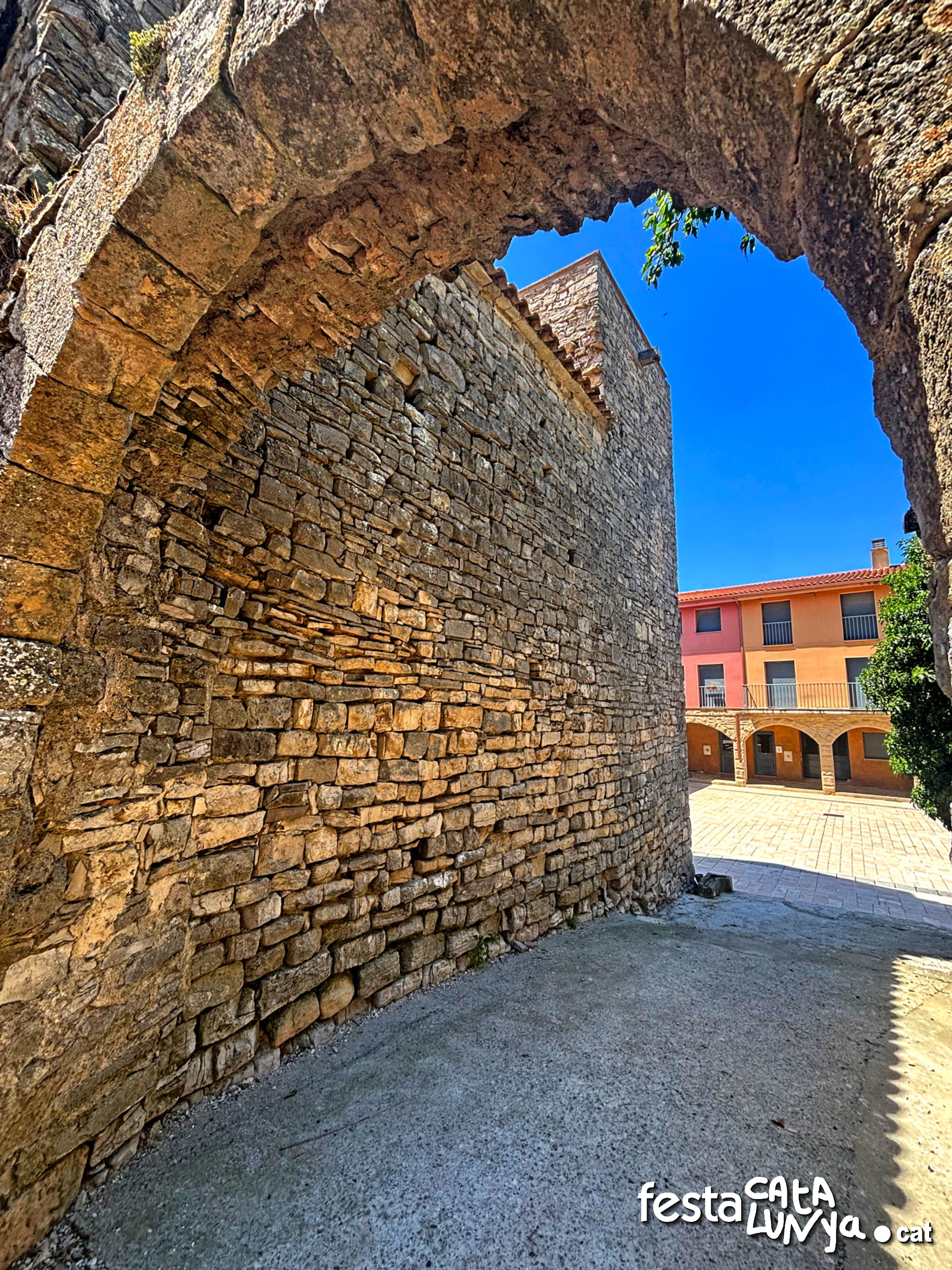 Passejada pel poble de Cabestany - Montoliu de Segarra