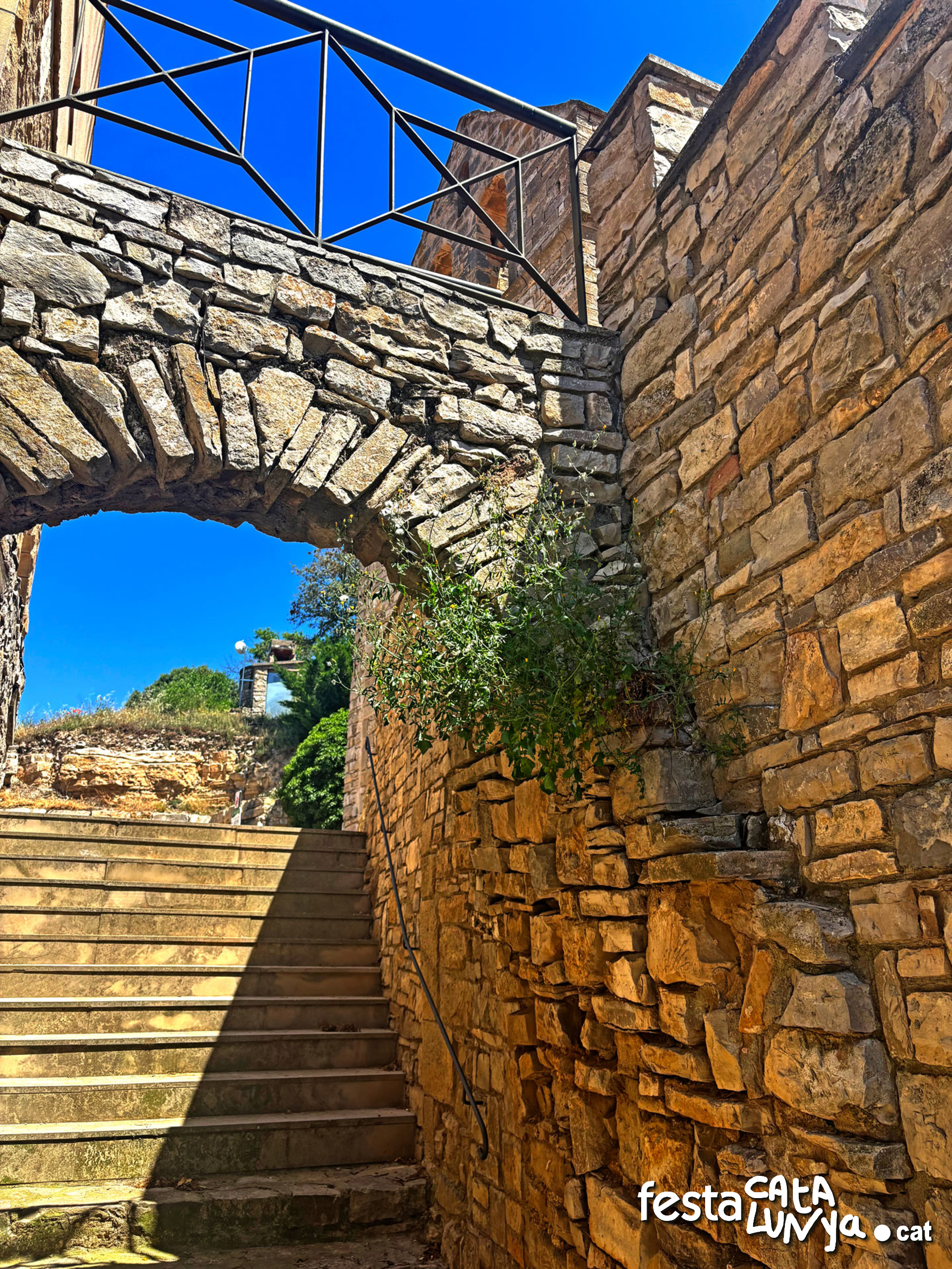 Passejada pel poble de Cabestany - Montoliu de Segarra