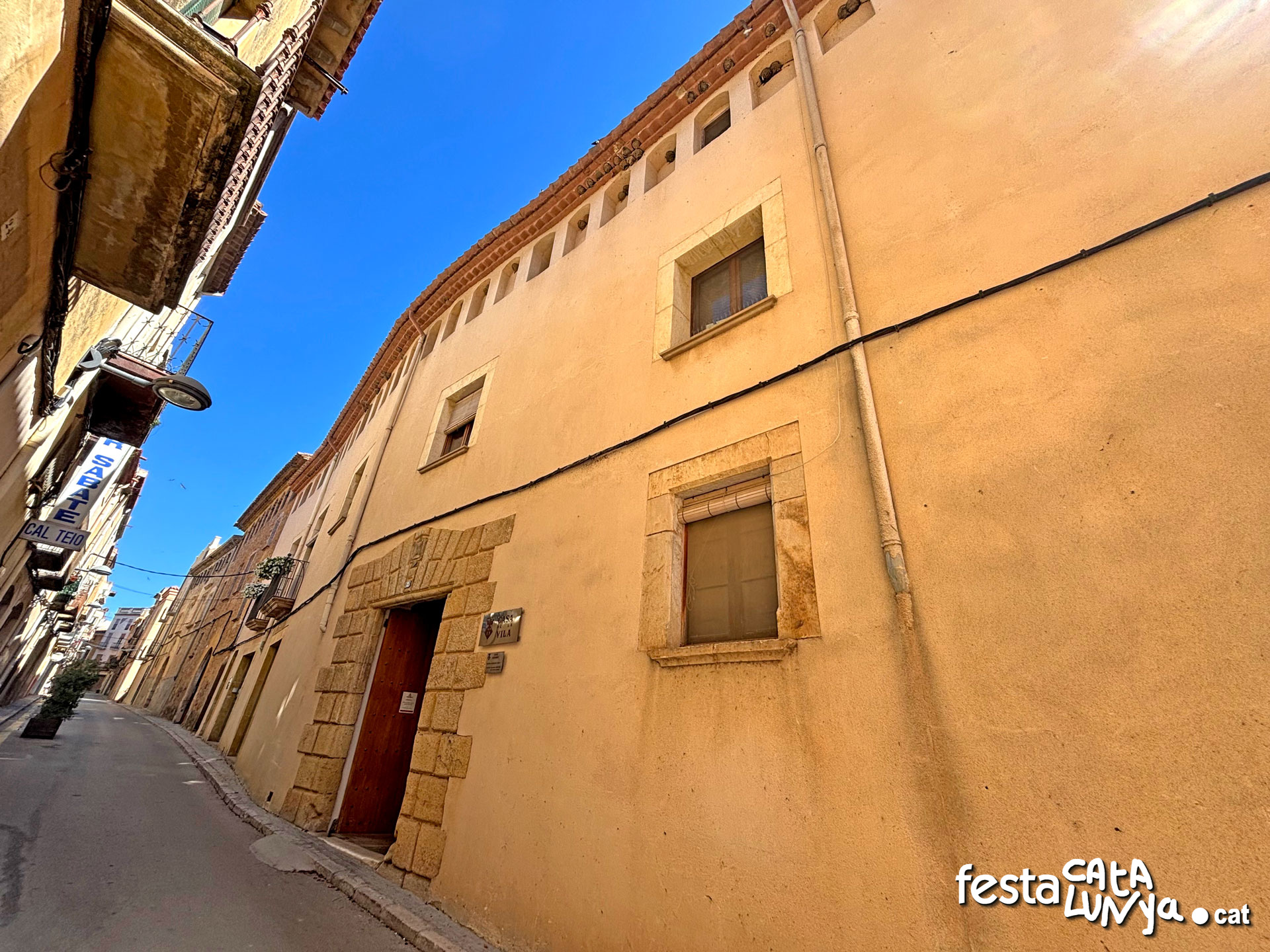 Casa de la Vila del Carrer Major - Vinyols i els Arcs
