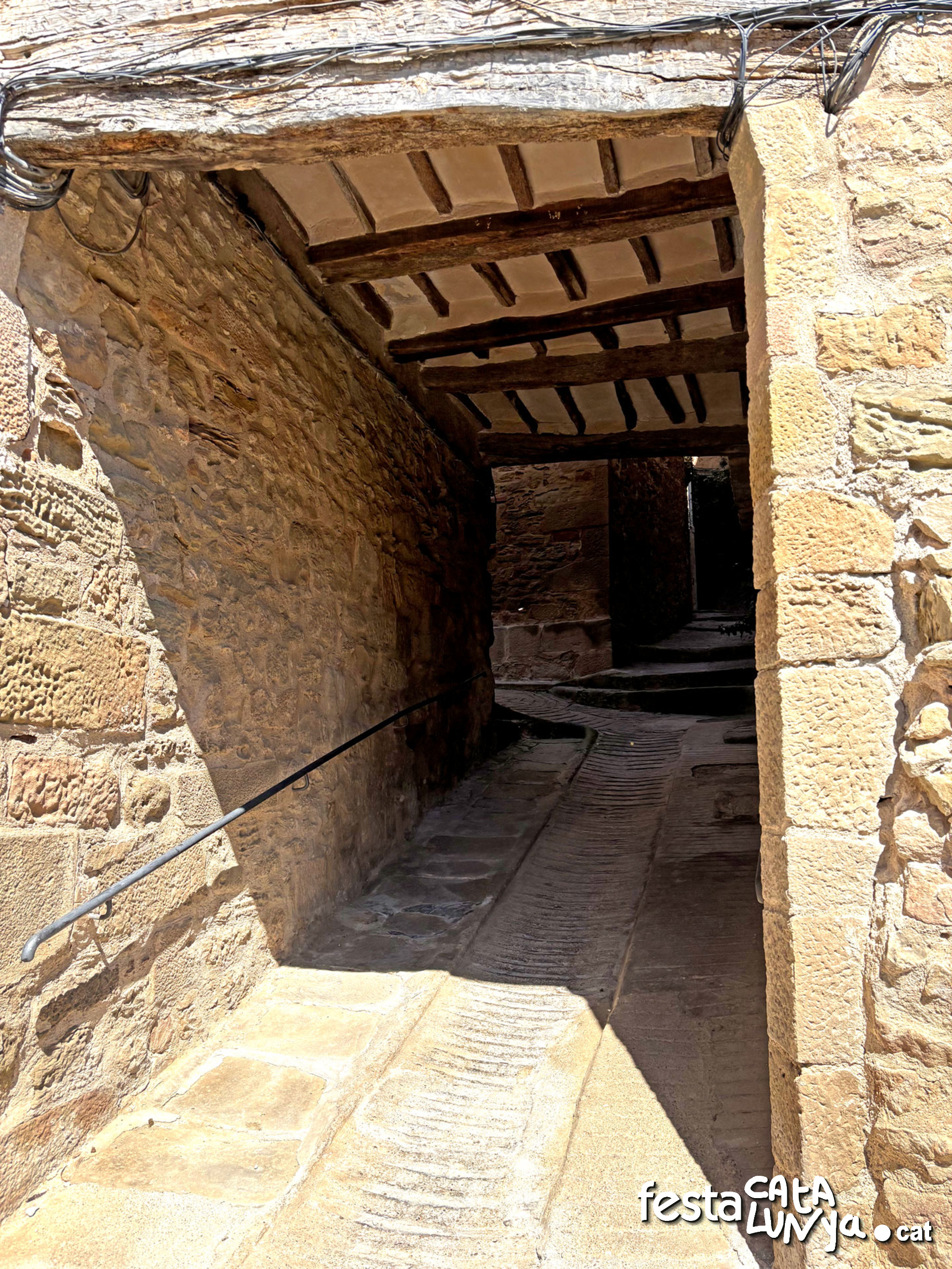 Portals, passos i carrerons: l'ànima del nucli històric - Torà