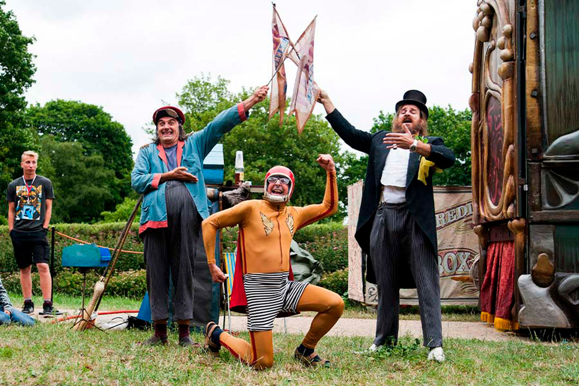 Encontats, Mercat del Conte i el Llibre Il·lustrat - Balaguer (Foto: Espectacle «The Incredible Box» de la Companyia La Tal)