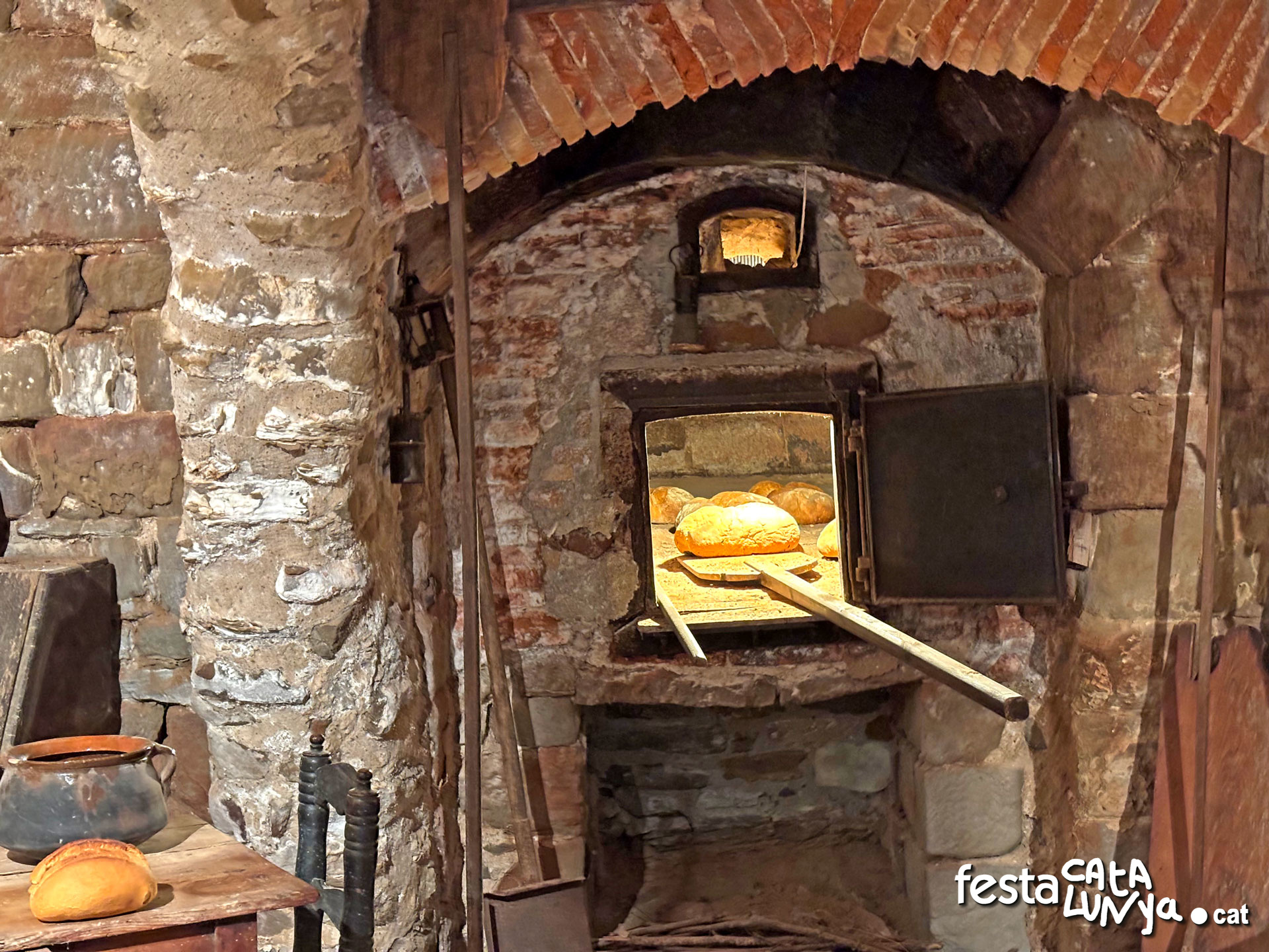 Passejant pel cor històric de Torà: els edificis que expliquen la seva història - Antic Forn