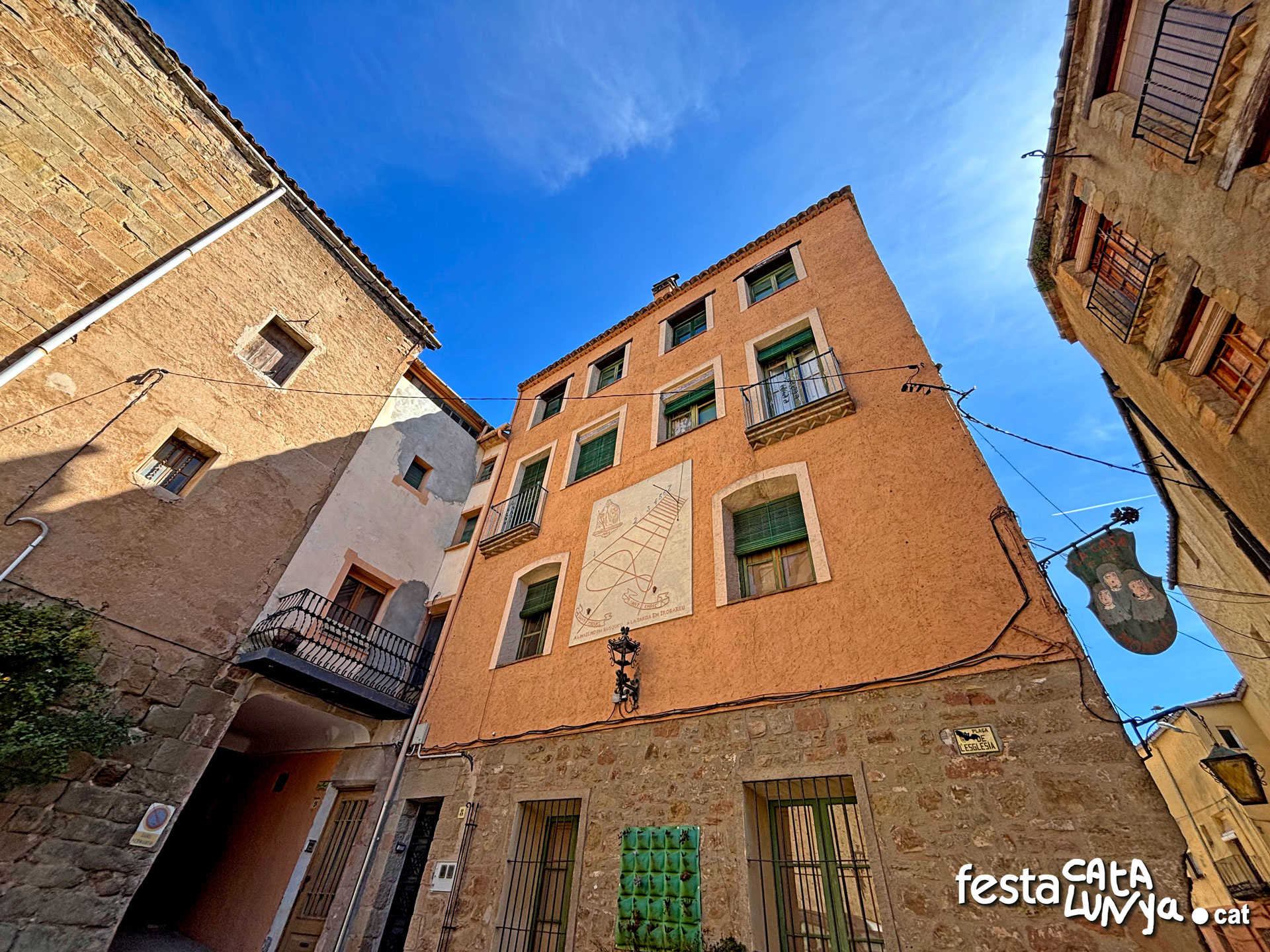 Passejant pel cor històric de Torà: els edificis que expliquen la seva història - Casa de les Monges