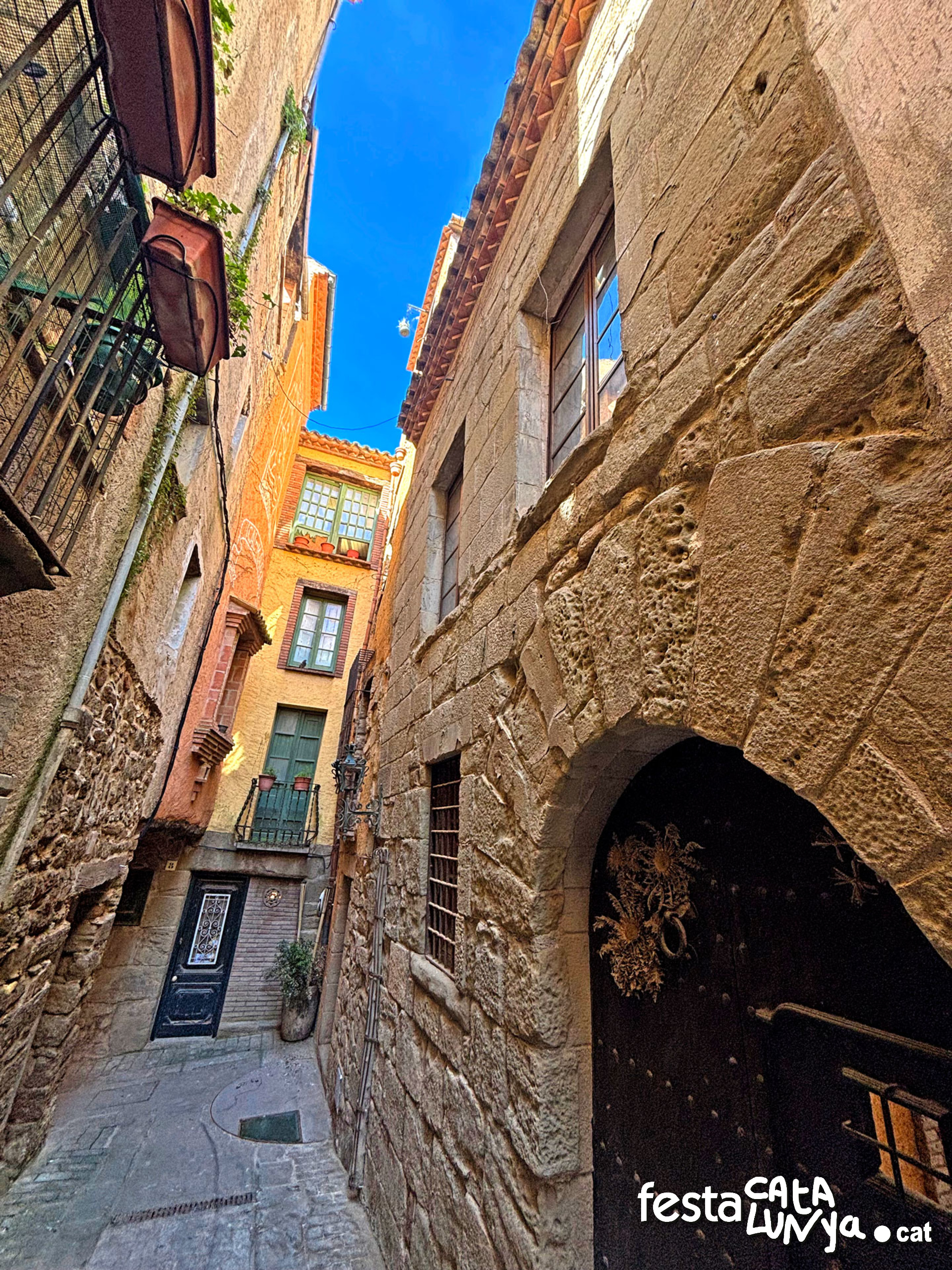Passejant pel cor històric de Torà: els edificis que expliquen la seva història - Casa dels Cardona