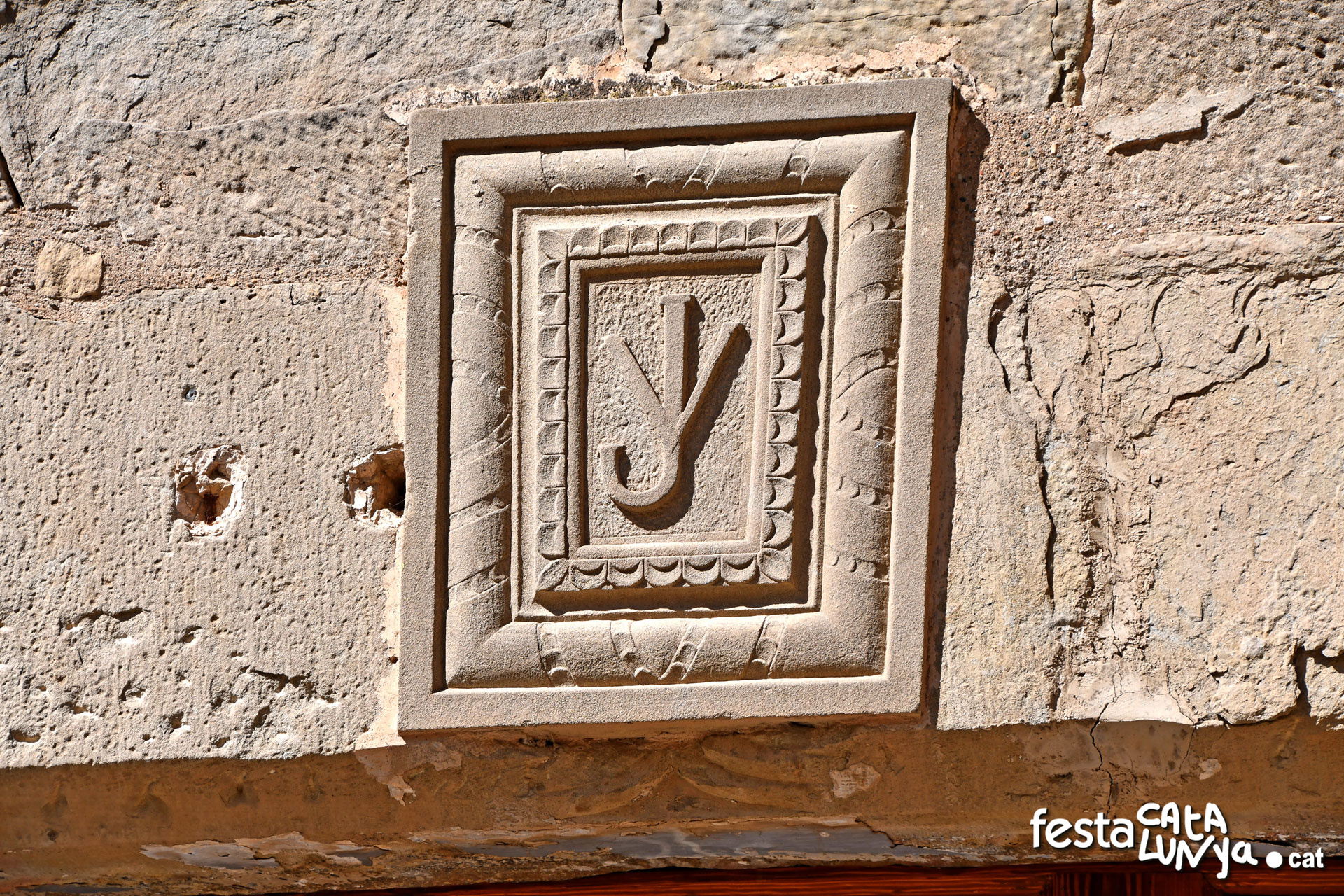 Passejant pel cor històric de Torà: els edificis que expliquen la seva història - Hostal