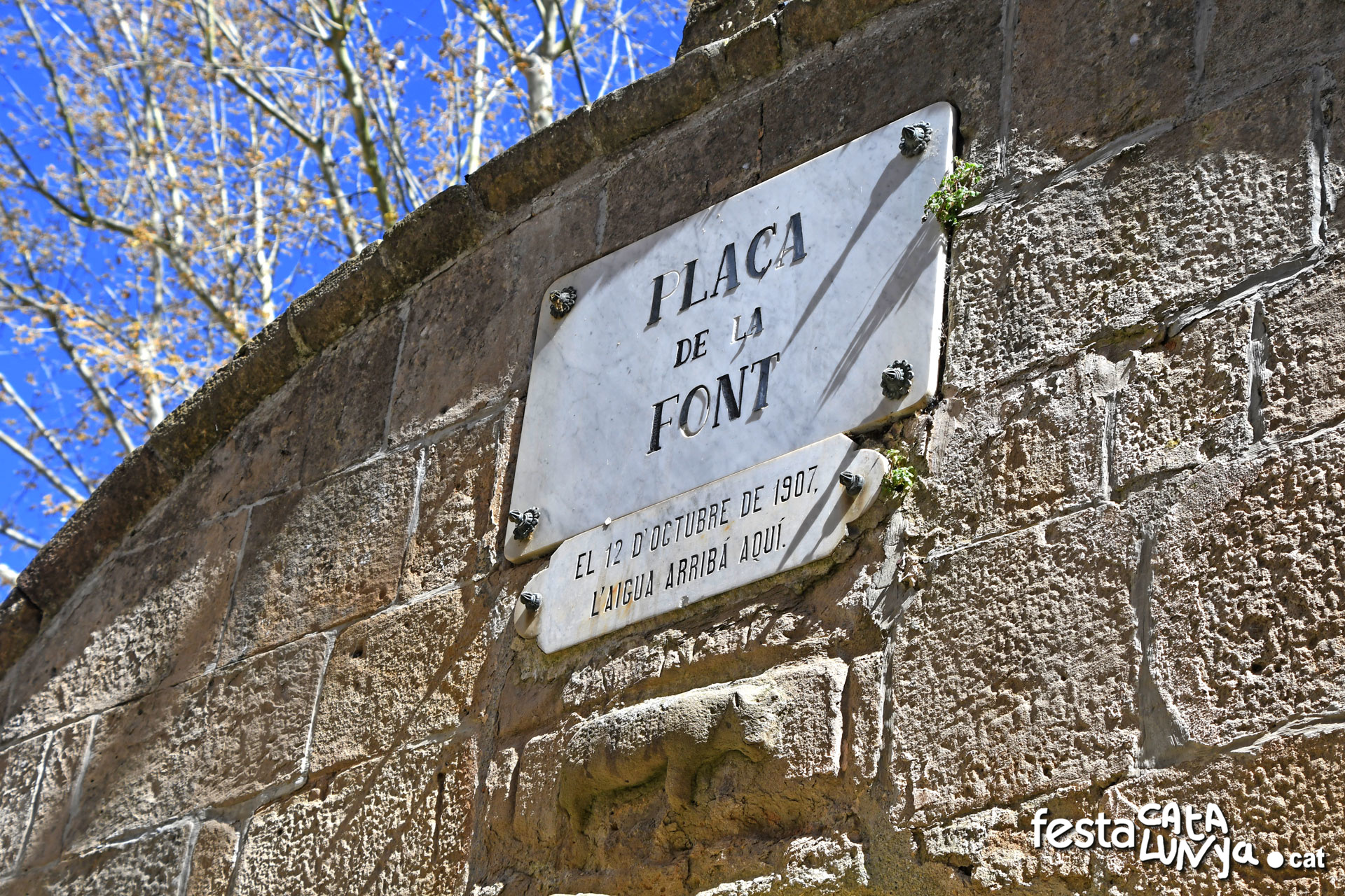 Plaça de la Font i Safareigs - Torà