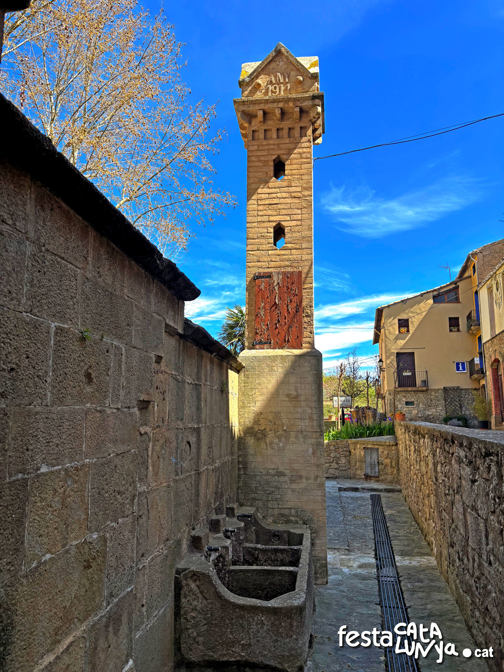 Plaça de la Font i Safareigs - Torà