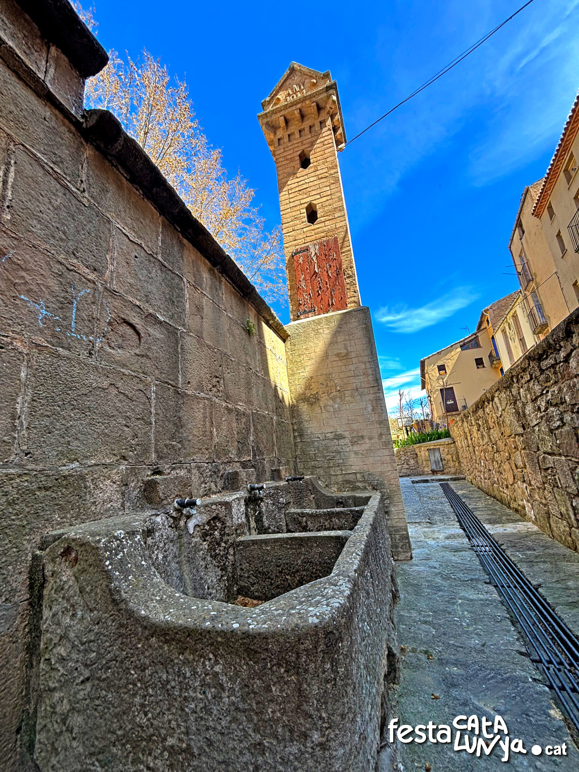 Plaça de la Font i Safareigs - Torà