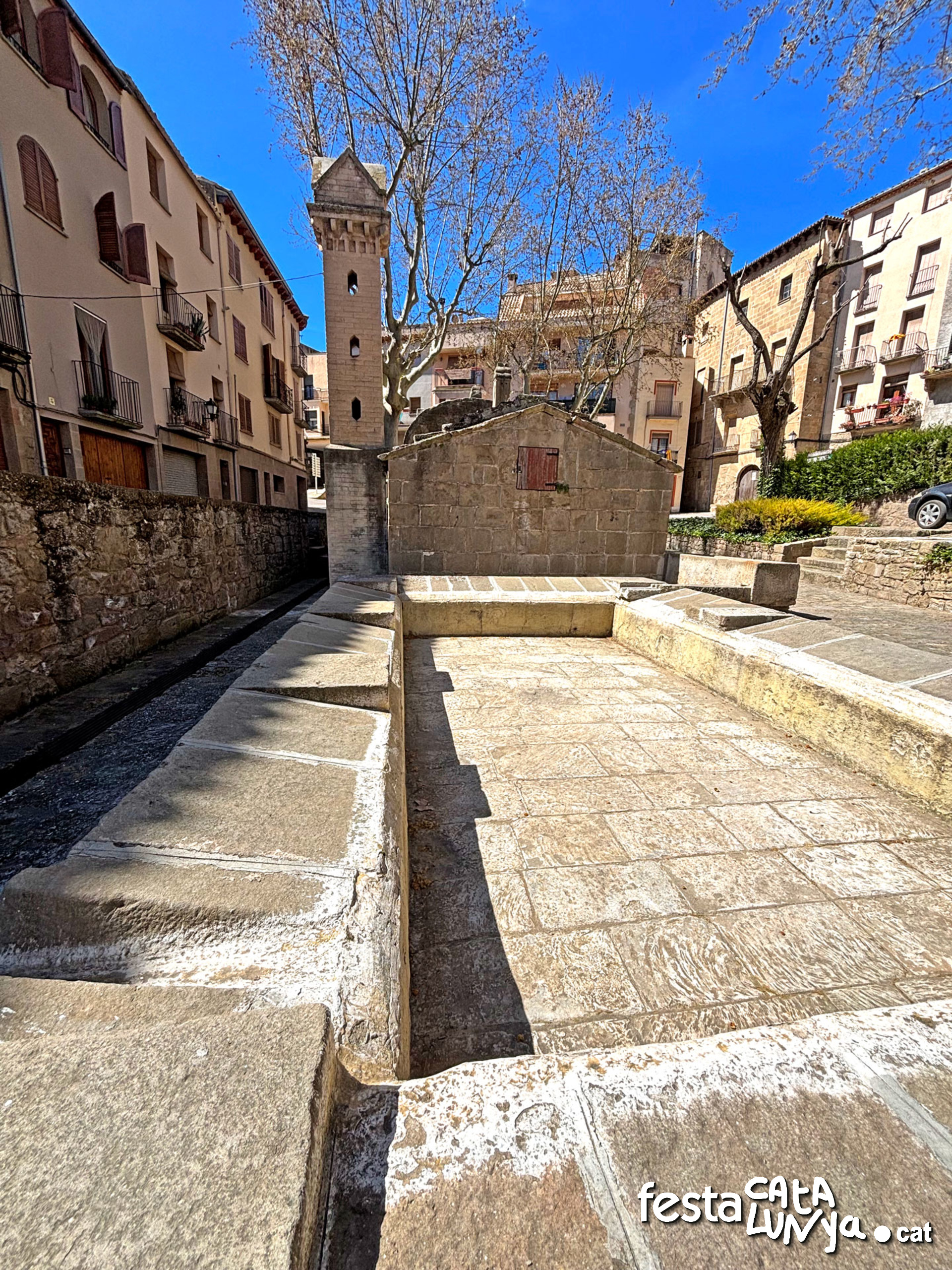 Plaça de la Font i Safareigs - Torà