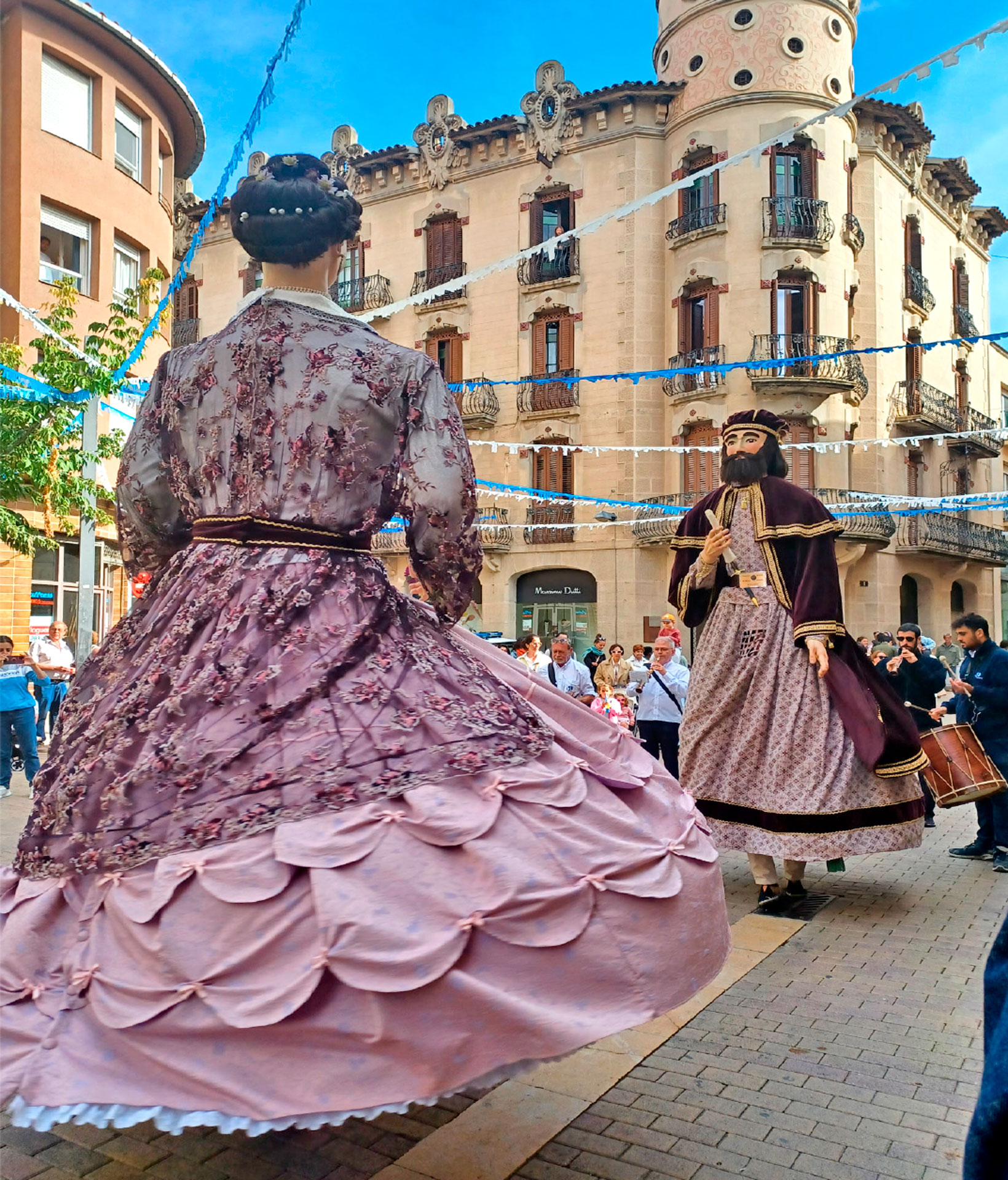 Festes del Barri de la Font Vella, Festes del Pilar - Igualada (Foto: Consols del barri de la Font Vella)