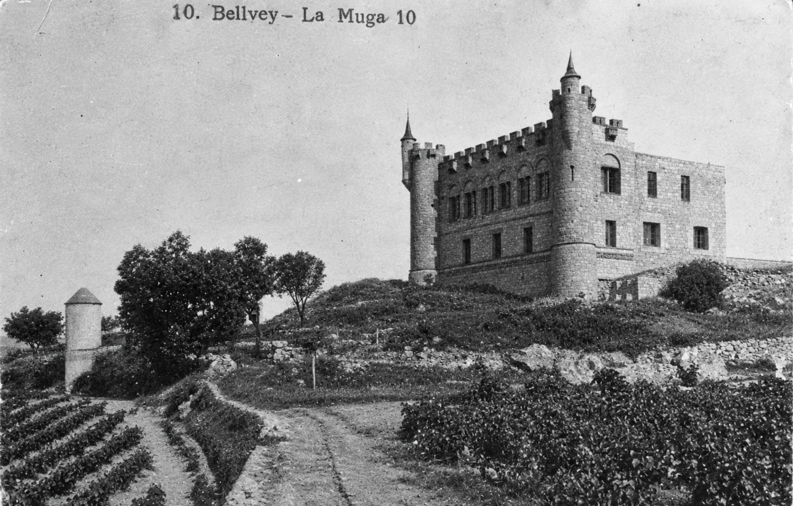 Bellvei - Castell de la Muga l'any 1914 (Foto Arxiu del Celler Agrícola de Bellvei)