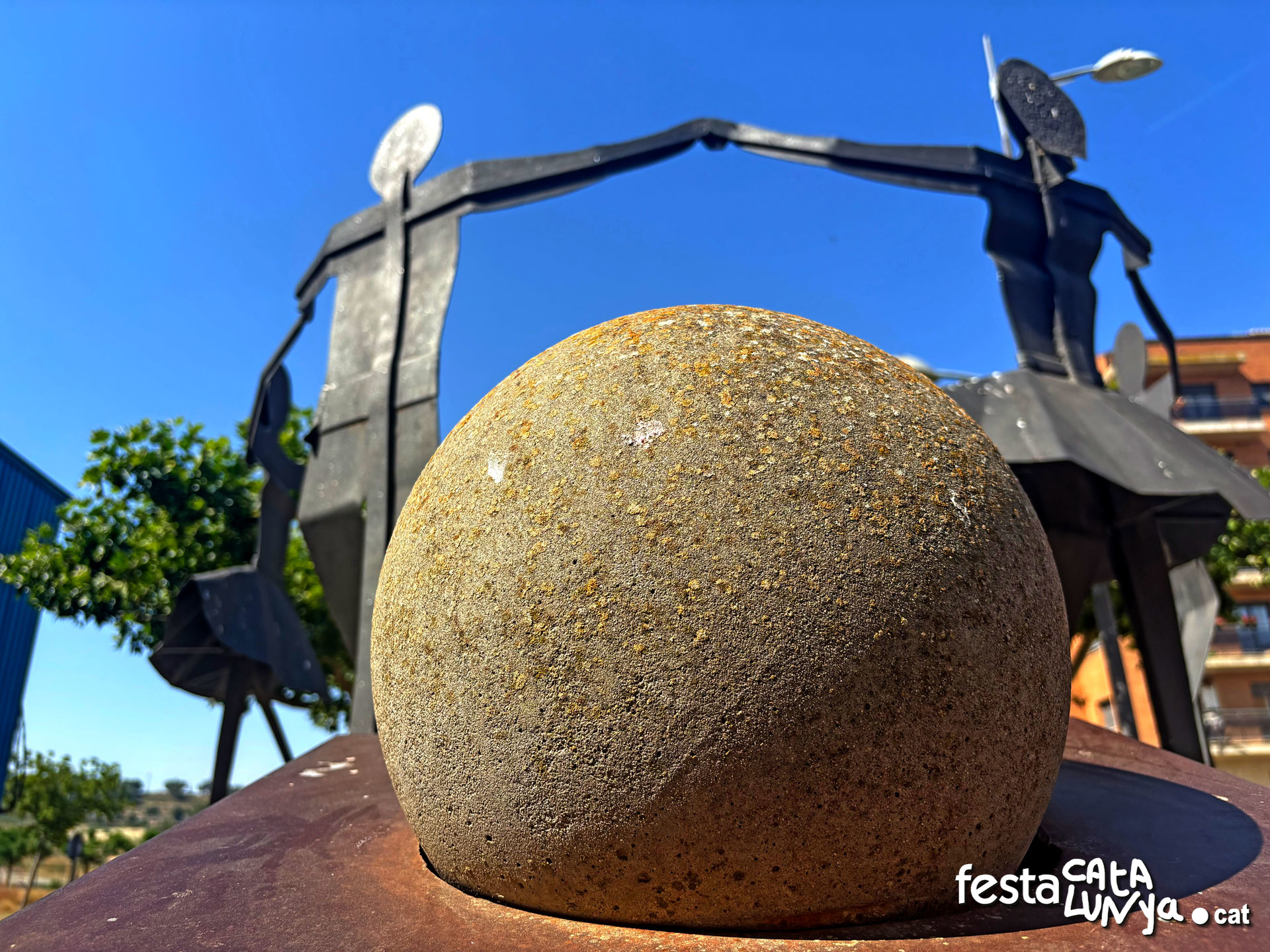 Escultura La Sardana - Almacelles