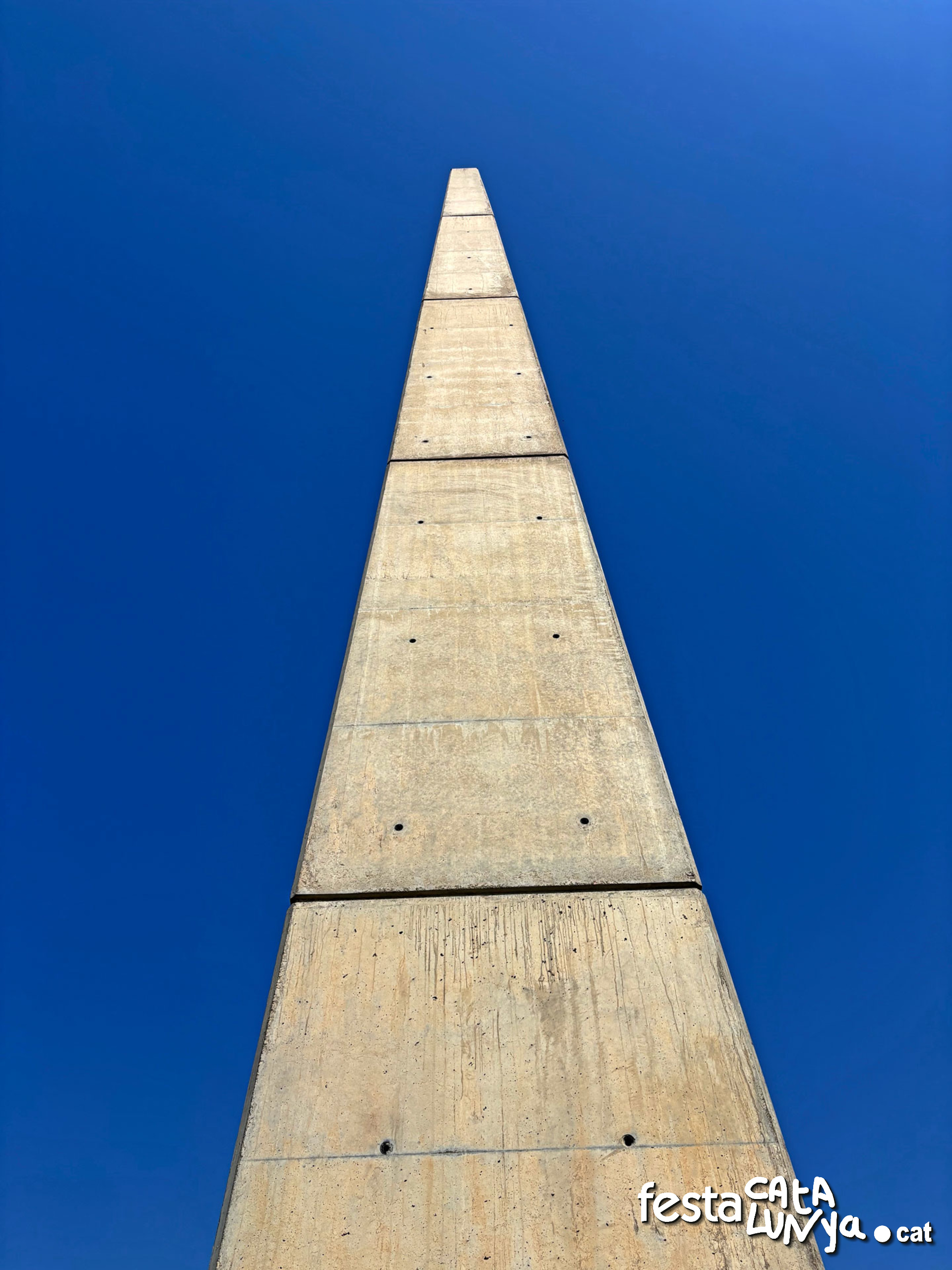 Escultura l'Obelisc - Almacelles