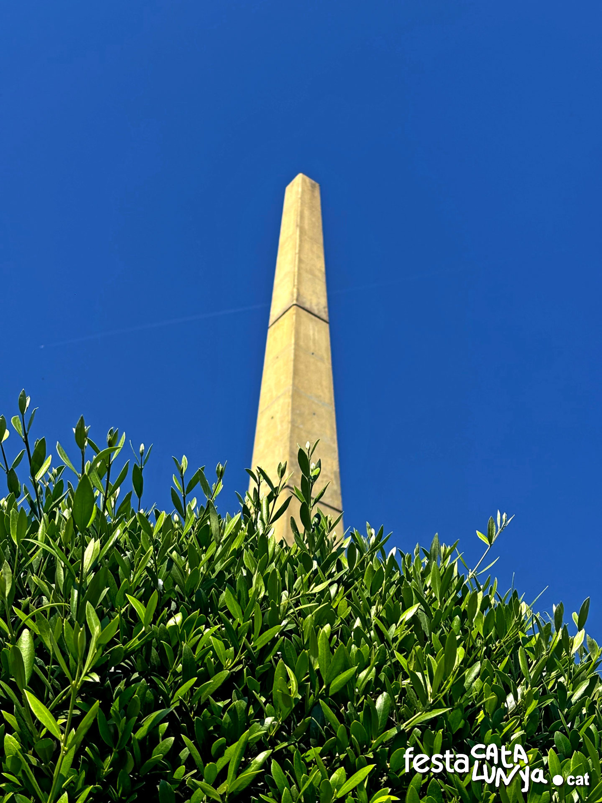 Escultura l'Obelisc - Almacelles