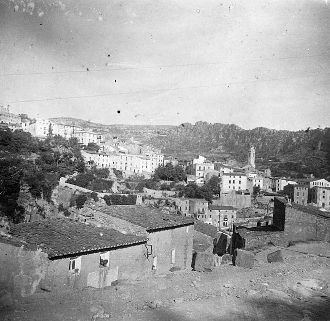 La Riba - Vista de la població l'any 1922 (Foto Josep Salvany. Biblioteca de Catalunya)