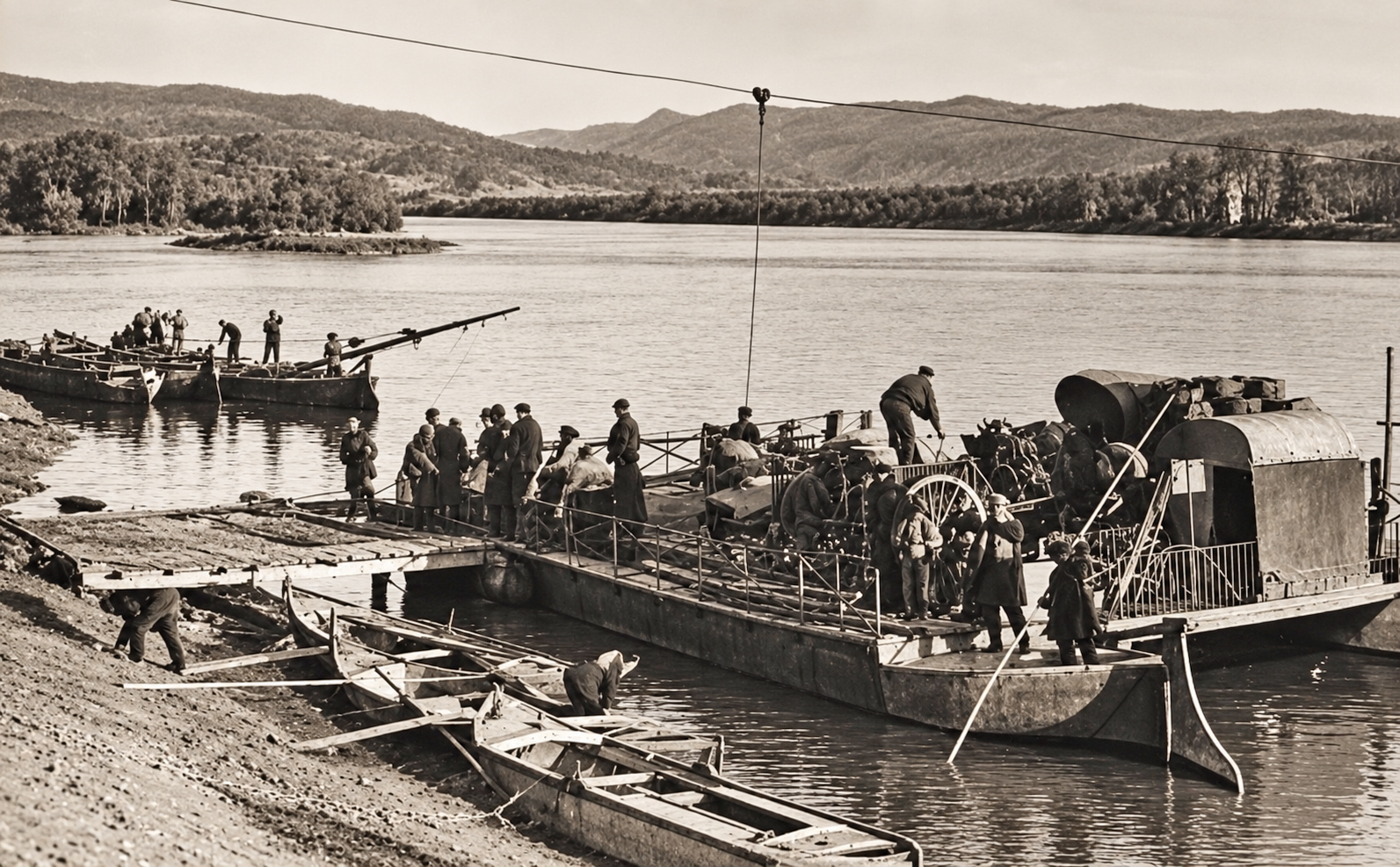 Móra la Nova - Pas de barca entre Móra d’Ebre i Móra la Nova l'any 1915 (Foto autor desconegut. Arxiu Comarcal de la Ribera d'Ebre)