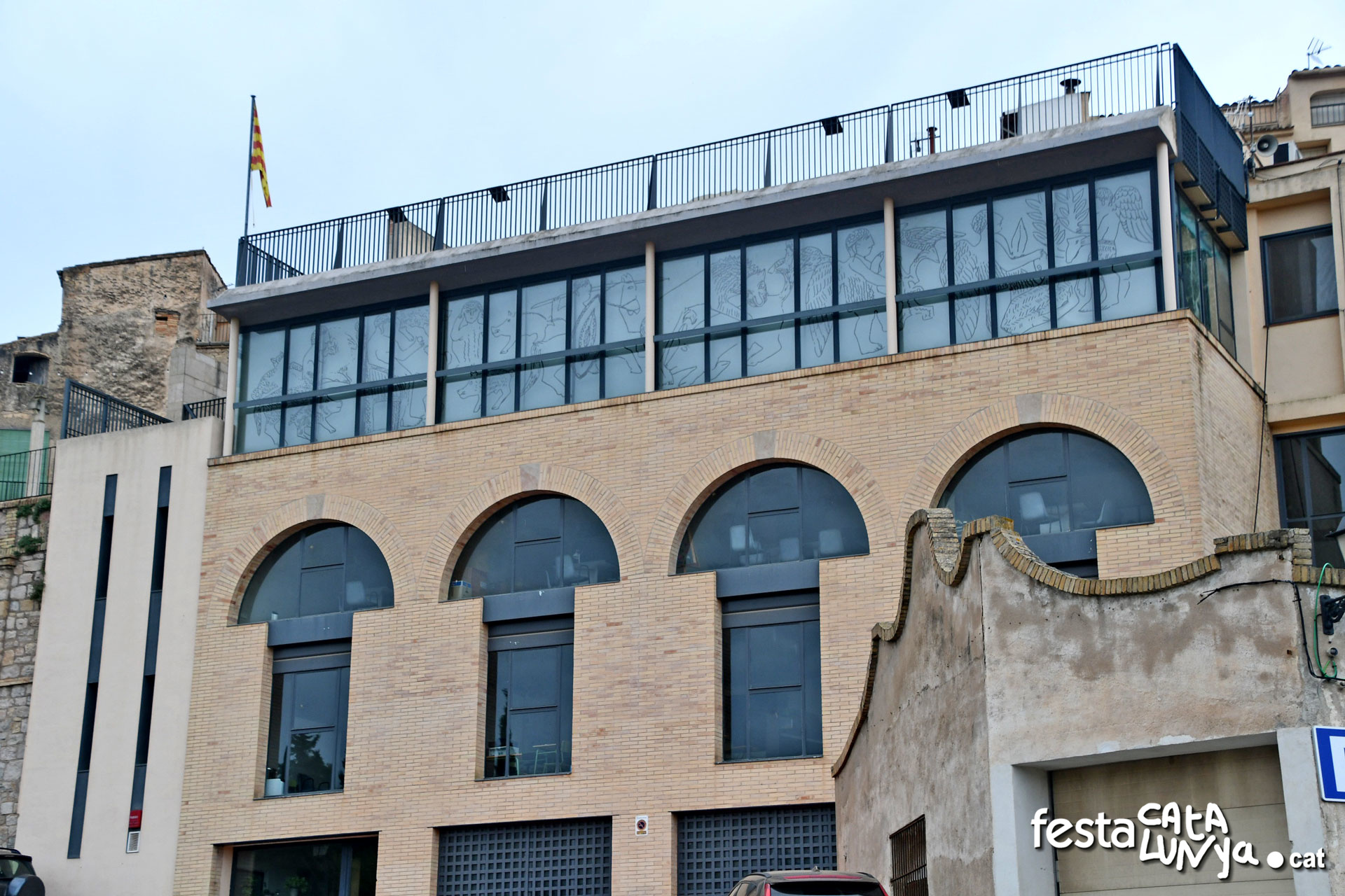 Plaça del Portal d'Avall i Casal Cultural - Tivissa