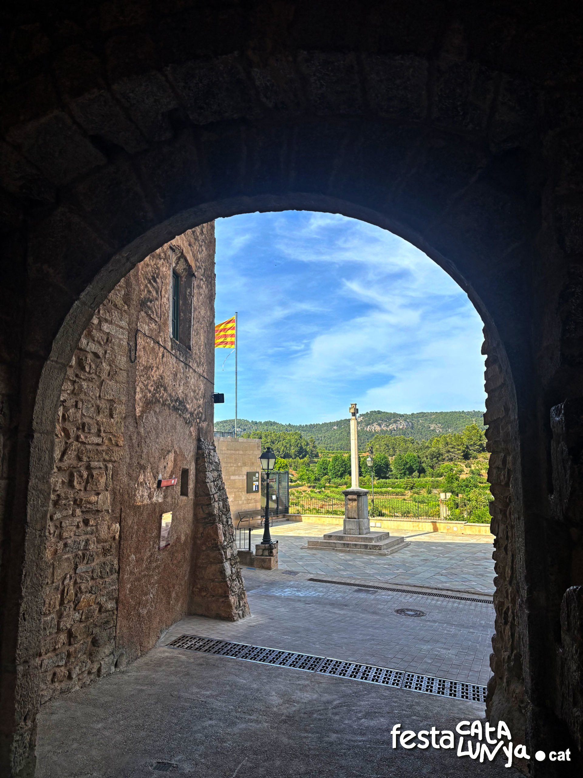Portal d'Avall i Muralles - Tivissa