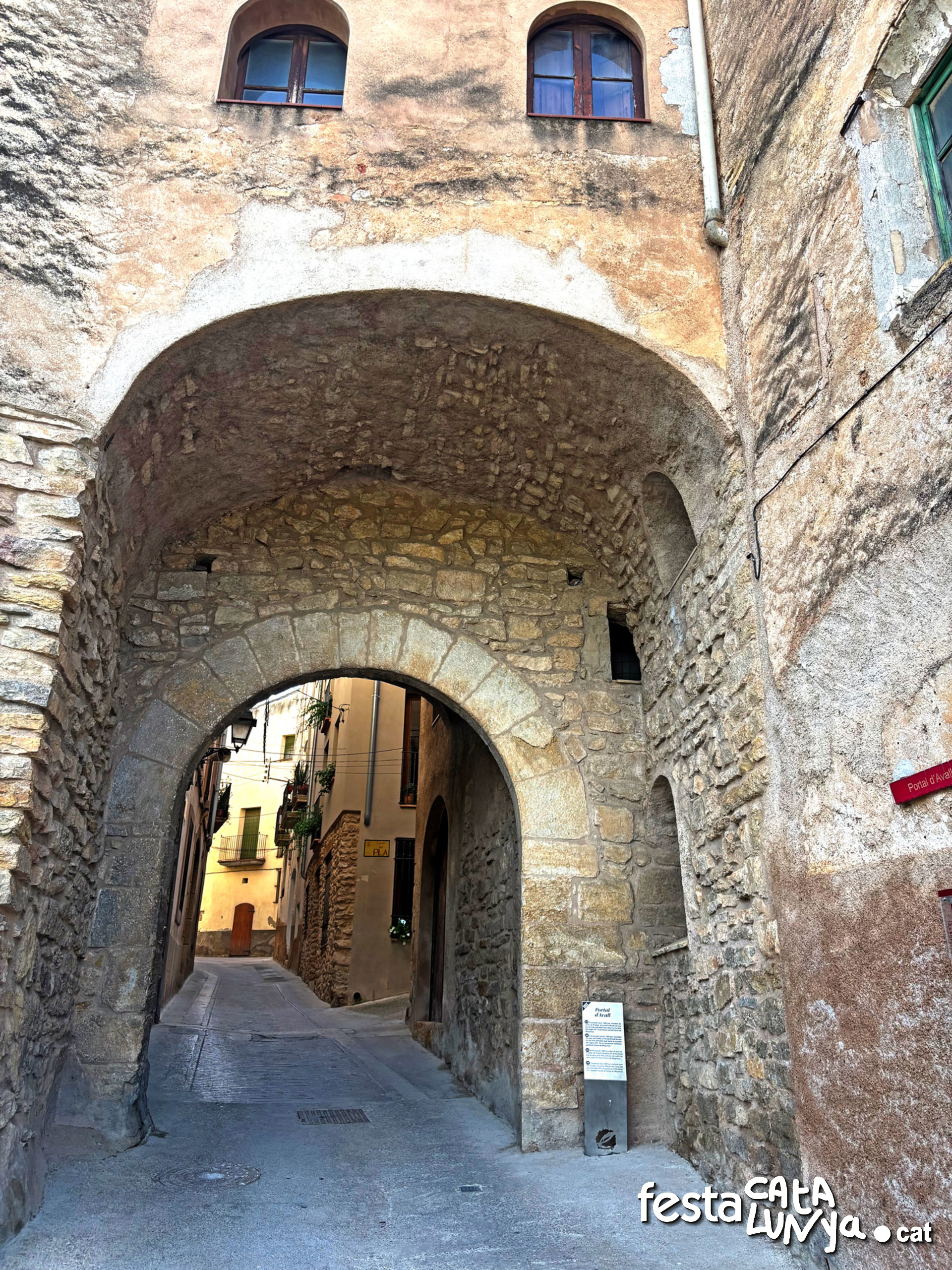 Portal d'Avall i Muralles - Tivissa