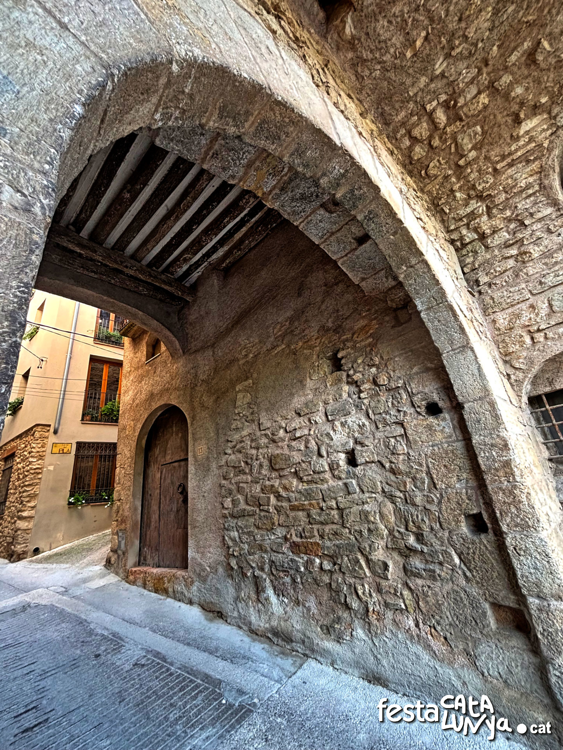 Portal d'Avall i Muralles - Tivissa