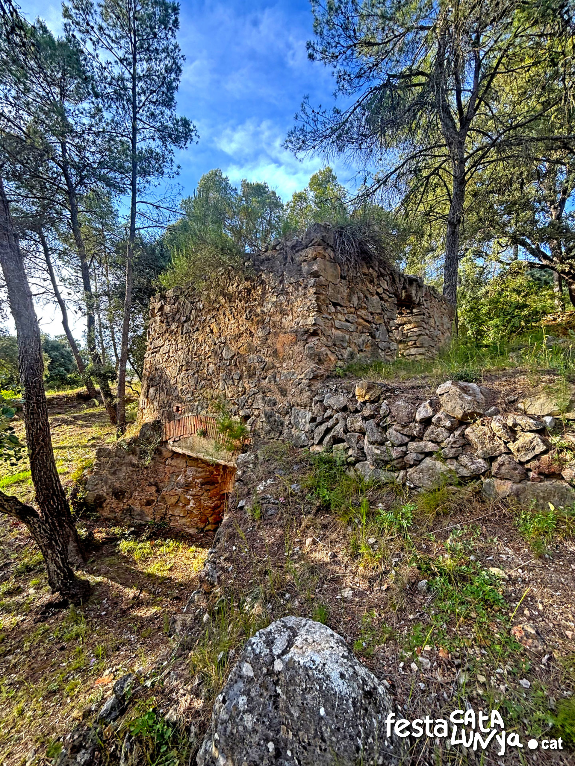 Poble de la Serra d'Almos - La Font Vella - Tivissa
